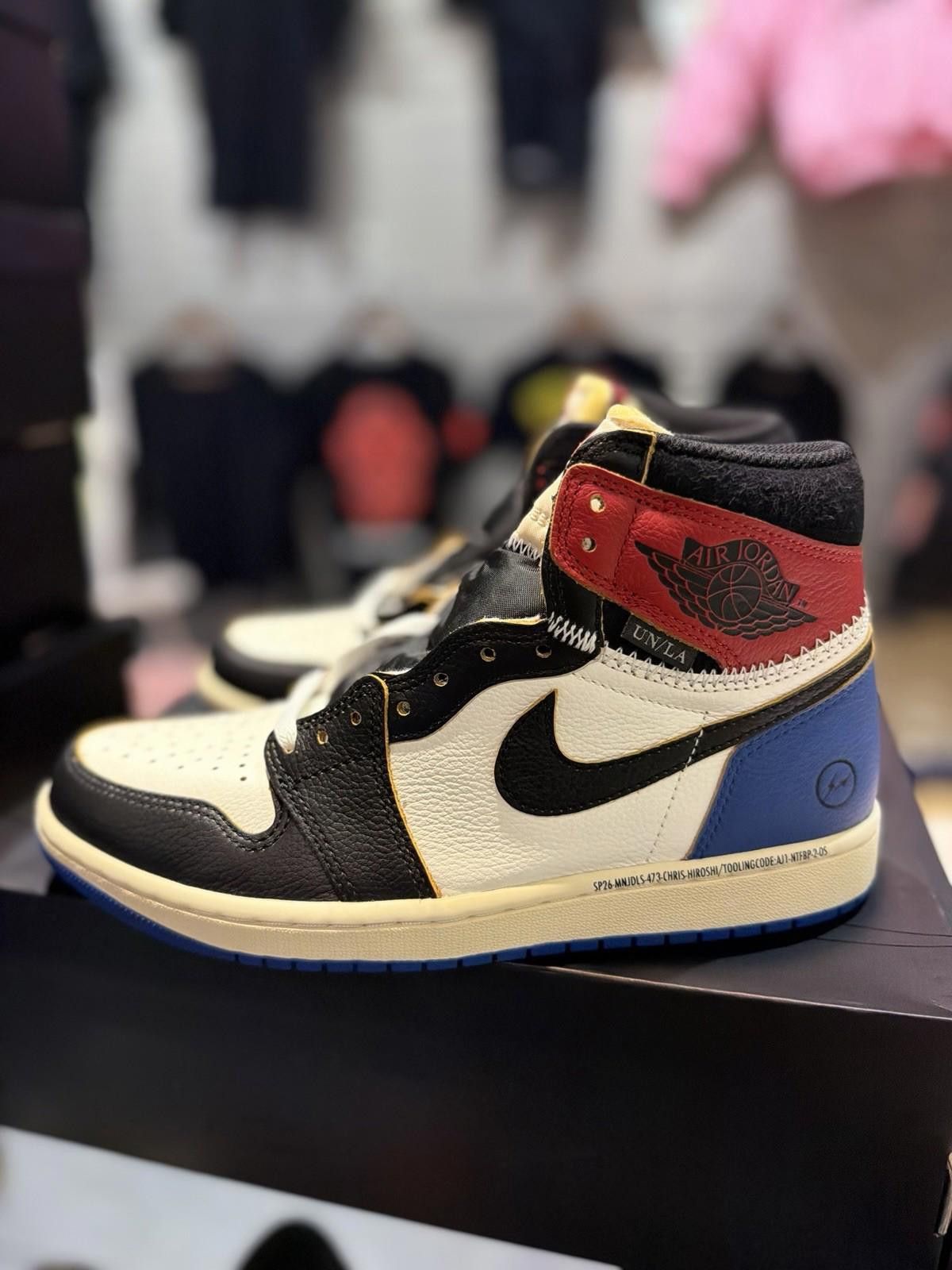 Jordan Brand Air Jordan 1 x Union x Fragment Black and Varsity Red (8.5) Size US 8.5 / EU 41-42 - 4 Thumbnail