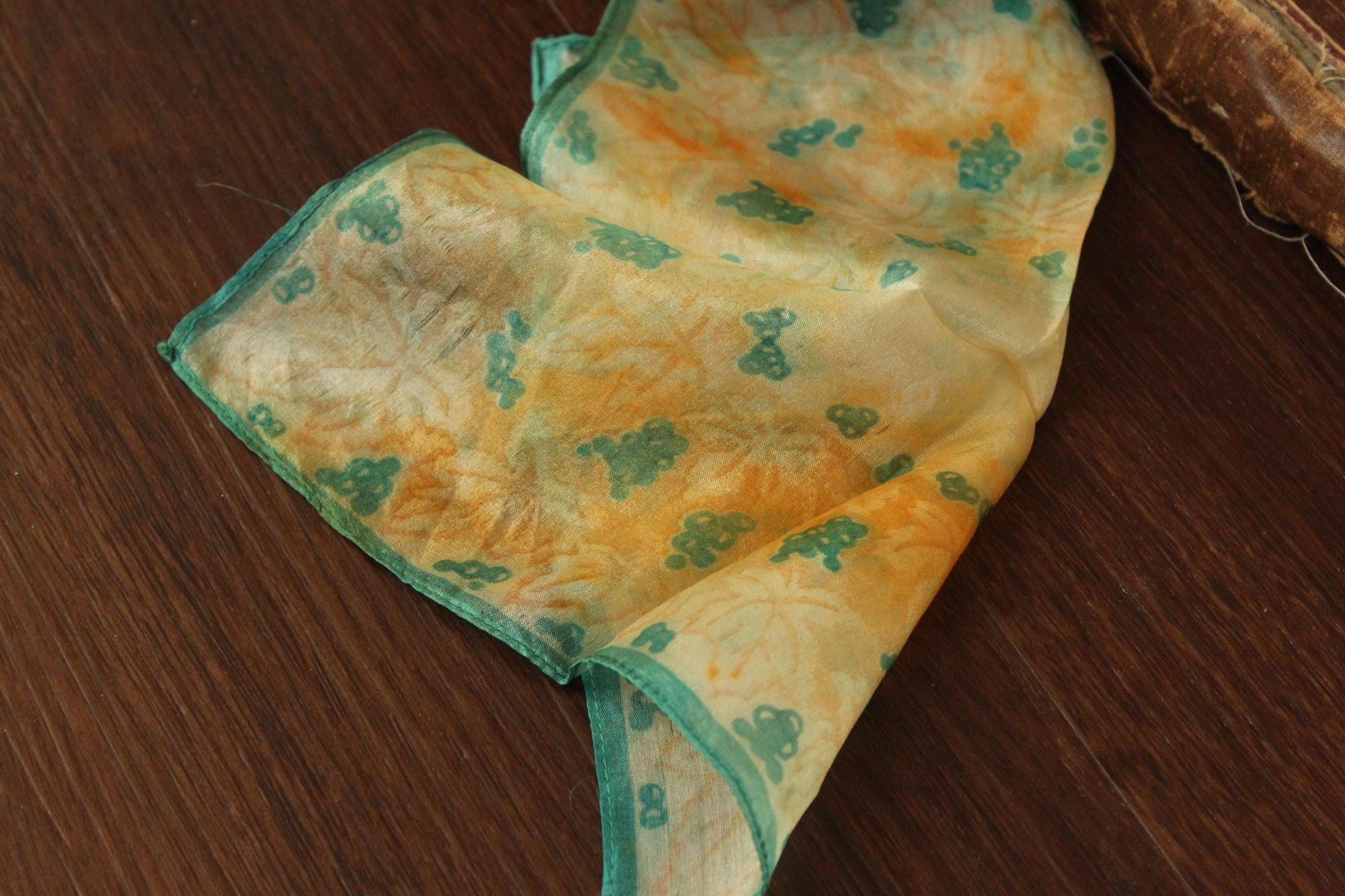 Vintage Vintage 1950s Handkerchief, Orange and Green Silk with a Lea Size ONE SIZE - 8 Thumbnail