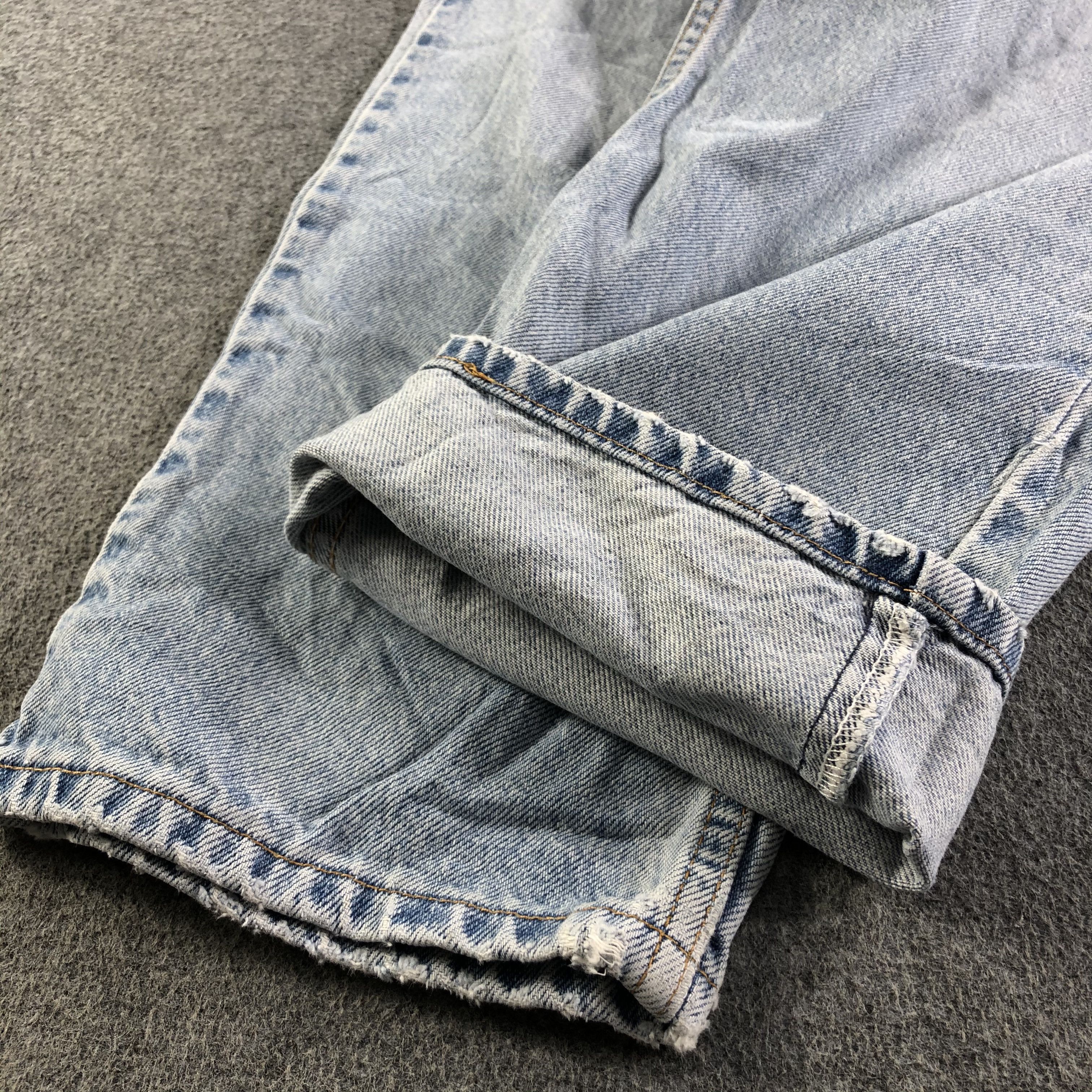 Levi's Vintage 90s Light Wash Levis Jeans-J3316 Size US 33 - 7 Thumbnail