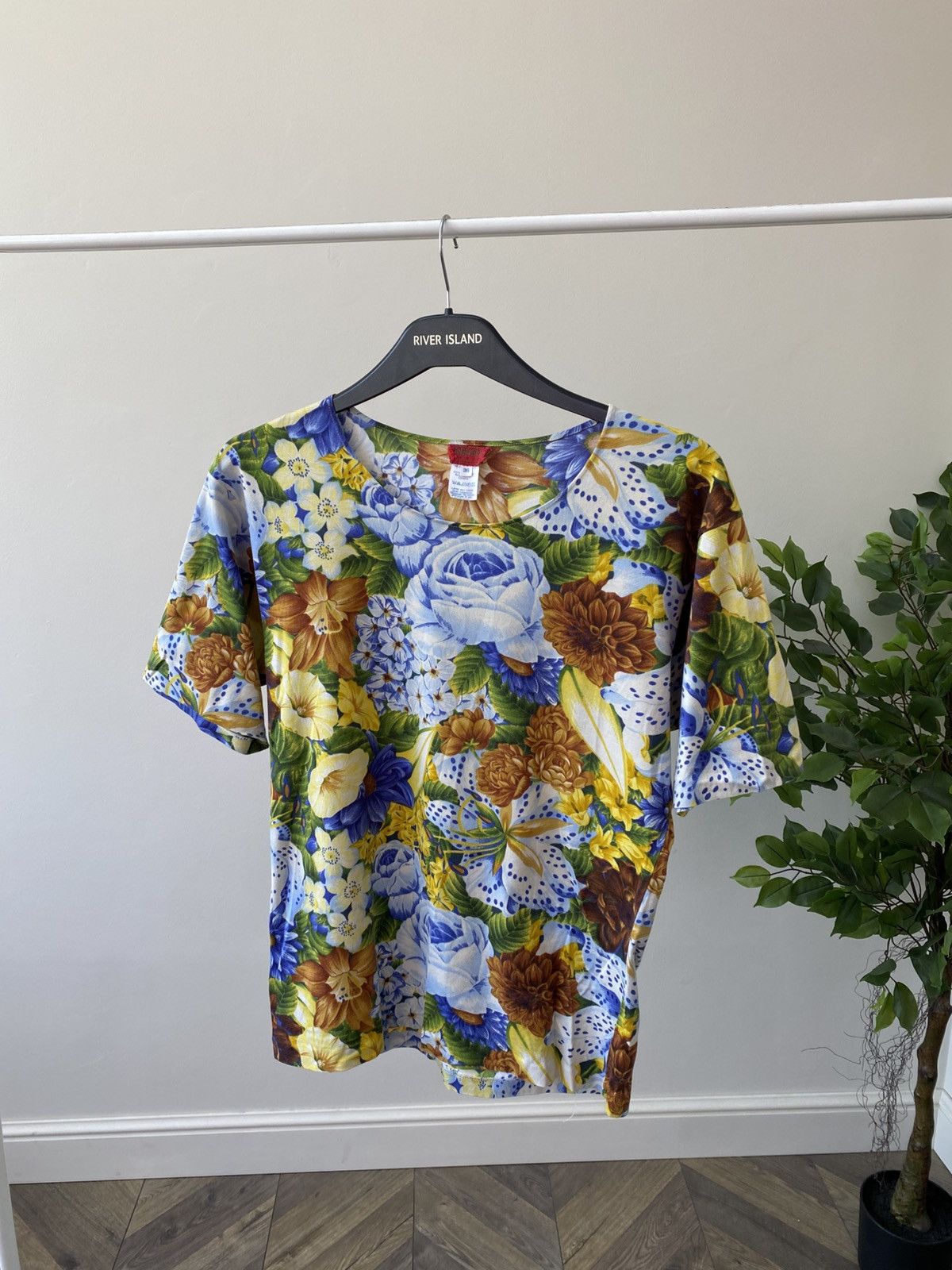 Kenzo × Vintage Vintage Kenzo Jungle Multicoloured Women’s T-Shirt Size XS / US 0-2 / IT 36-38 - 4 Thumbnail