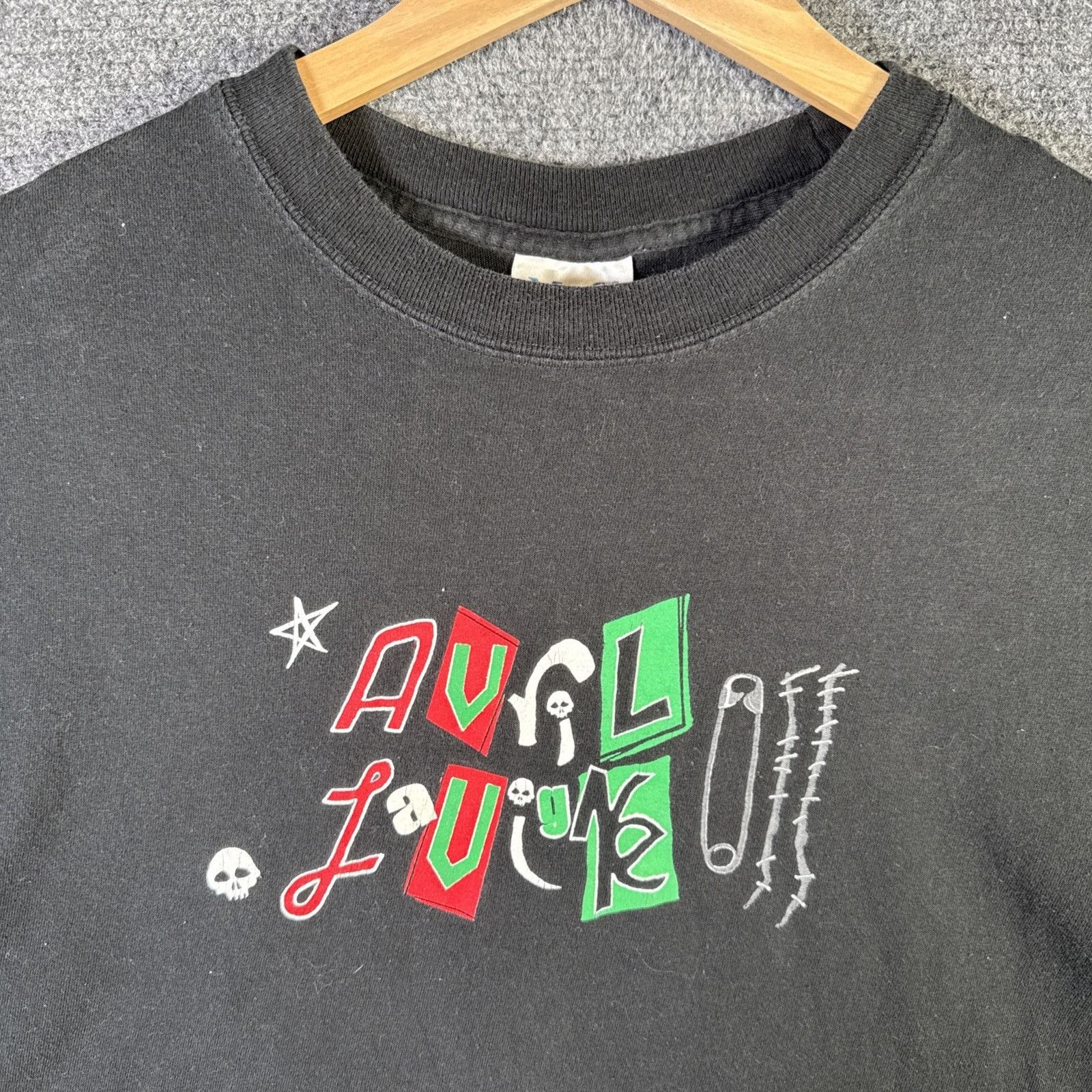 Band Tees Vintage Avril Lavigne Shirt Mens Medium Black Bonez Punk Size US M / EU 48-50 / 2 - 1 Thumbnail