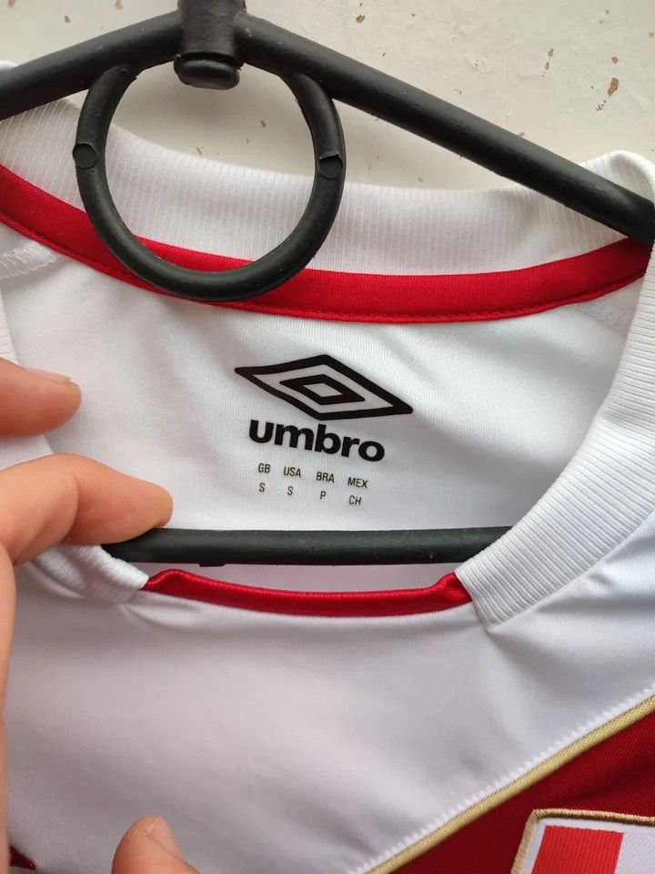Umbro PERU 2018 UMBRO HOME FOOTBALL Kit SHIRT SOCCER JERSEY Size US S / EU 44-46 / 1 - 8 Thumbnail