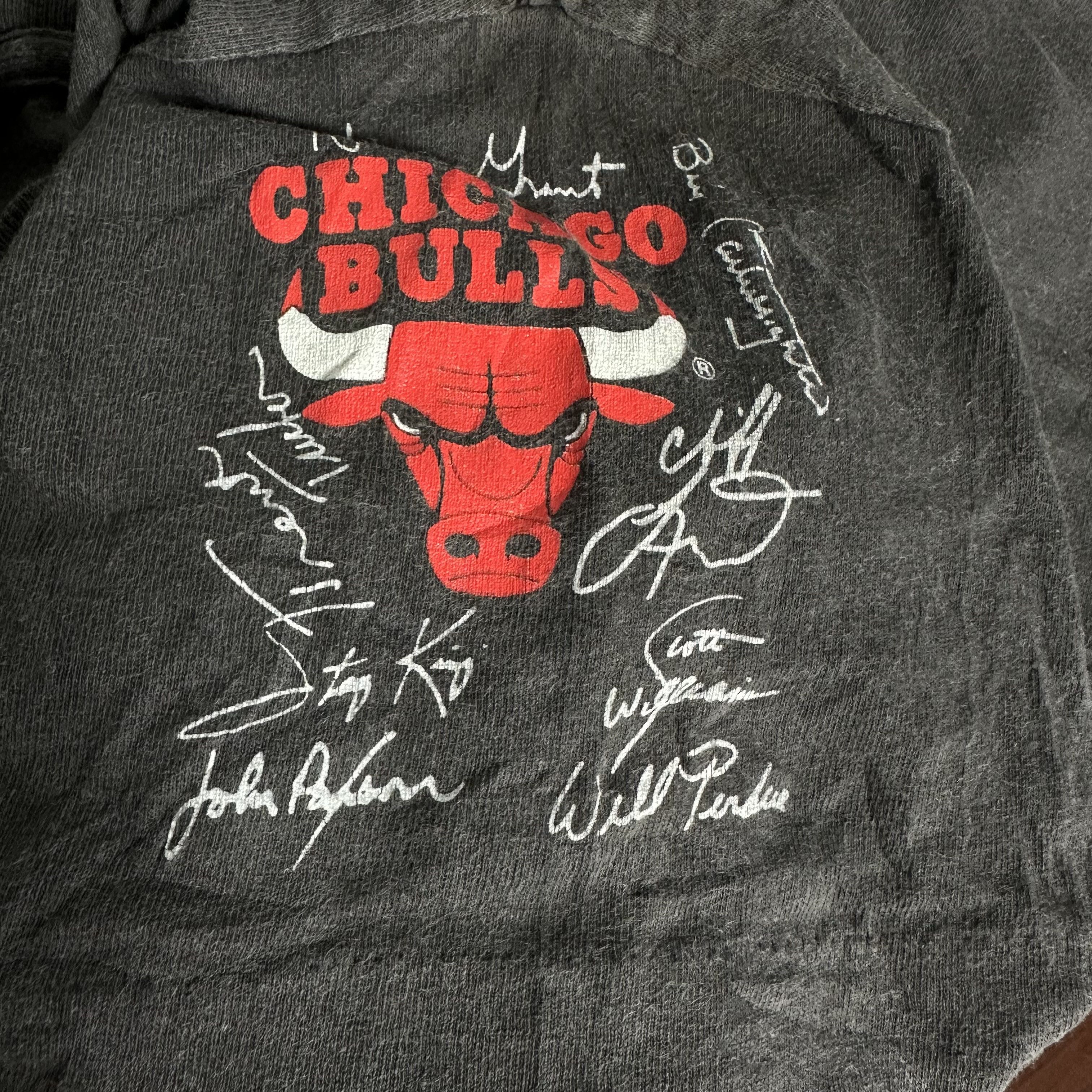 NBA 🔥RARE🔥Vtg Chicago Bulls Shattered Backboard NBA T-shirt Size US M / EU 48-50 / 2 - 6 Thumbnail