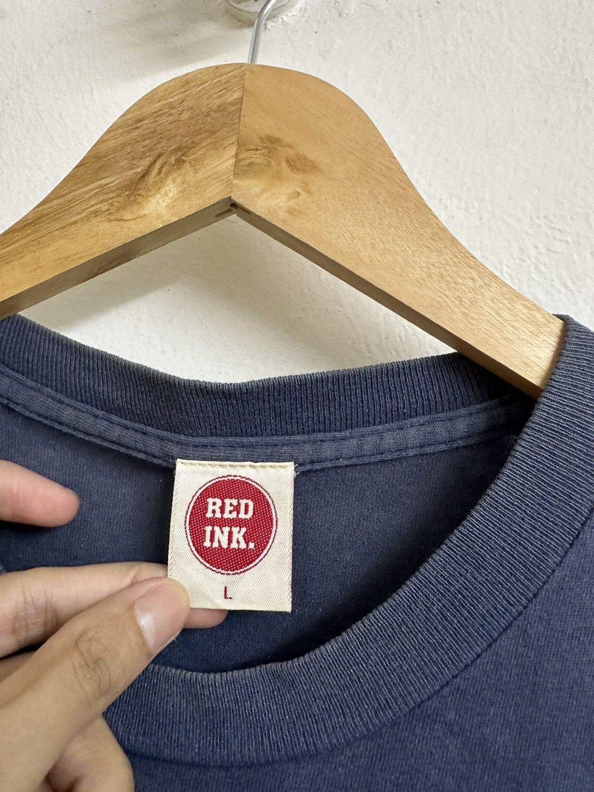 Vintage Vintage 90's Red Ink Tobin Yelland Faded Tees Size US S / EU 44-46 / 1 - 7 Thumbnail