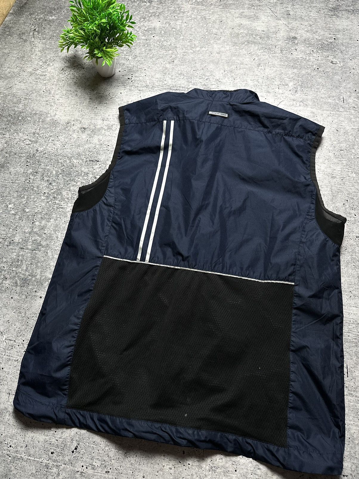 Nike Vintage 90s Nike Swoosh Drill Nylon Light Y2K Vest Size US L / EU 52-54 / 3 - 6 Thumbnail