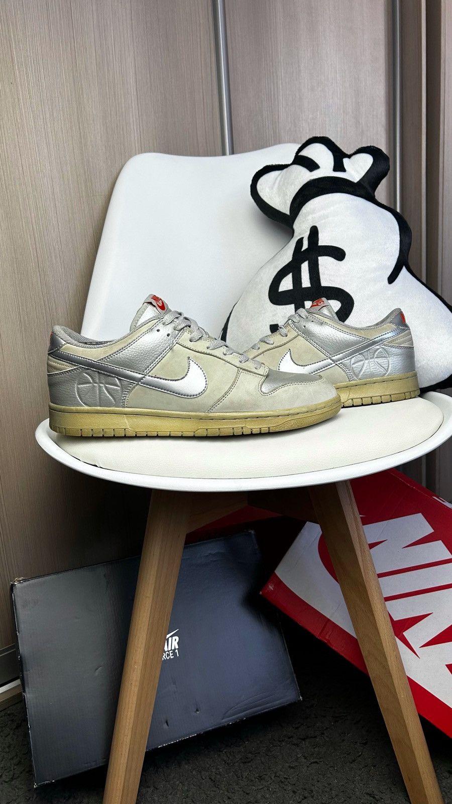 NBDN Nobrandedon × Nike Nike dunk low tony Parker NBA 2005 and exclusive Size US 11 / EU 44 - 1 Thumbnail