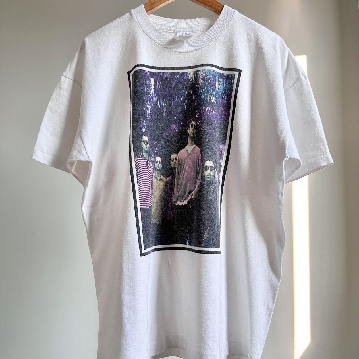 Vintage 90s Oasis band Be here now album t shirt size XL Size US XL / EU 56 / 4 - 3 Thumbnail