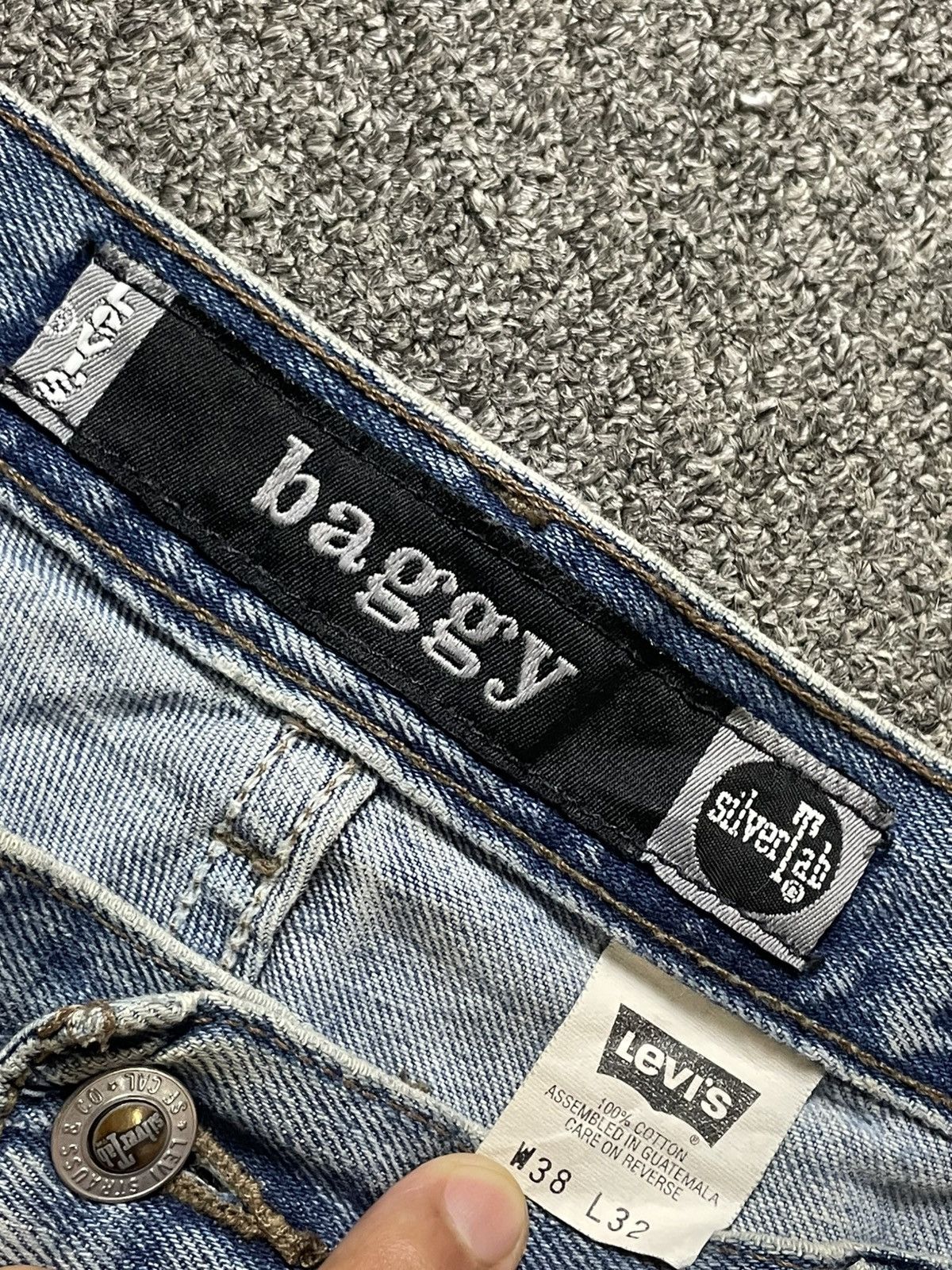 Levi's × Vintage LEVIS SilverTab Baggy Jeans (106) Size US 39 - 6 Thumbnail