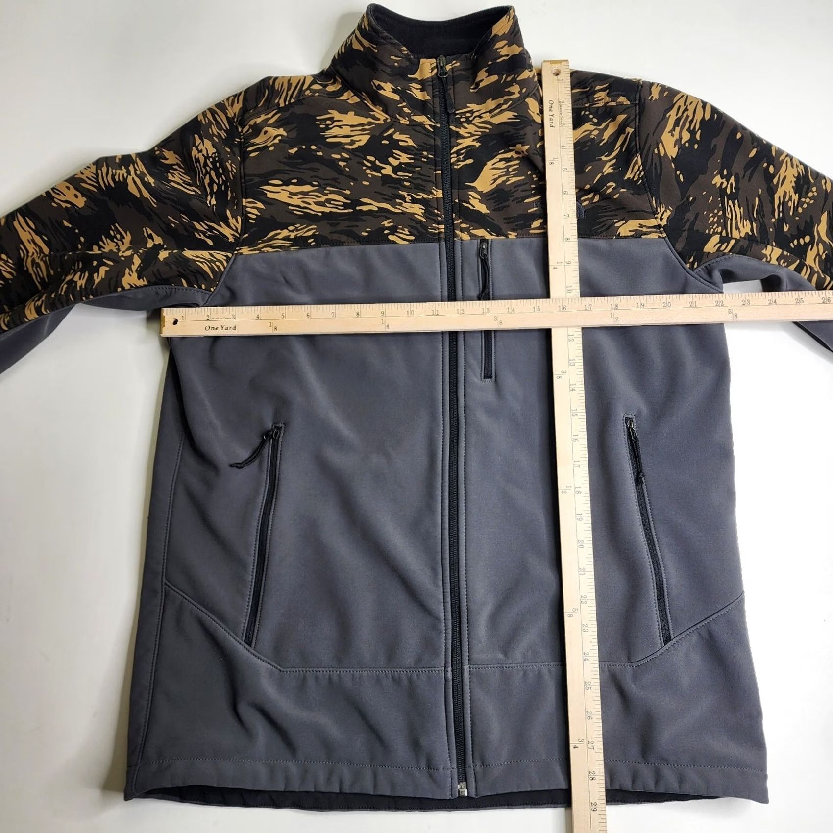 The North Face The North Face Camouflage Softshell Windwall Jacket Mens Large Brown Gray Size US L / EU 52-54 / 3 - 5 Thumbnail