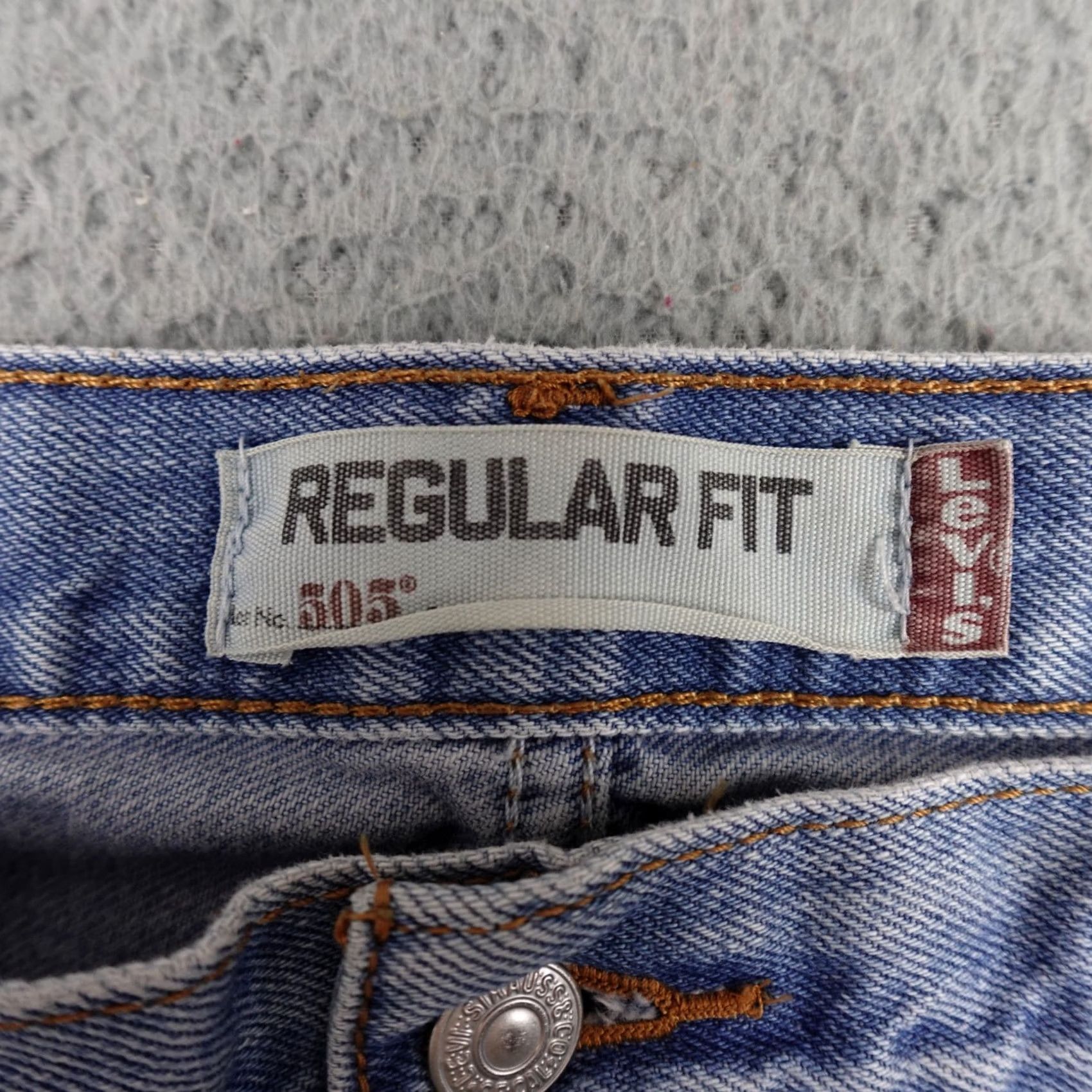 Levi's Levis 505 Jeans Mens 35 Blue Denim Light Wash Straight Retro Size US 35 - 6 Thumbnail