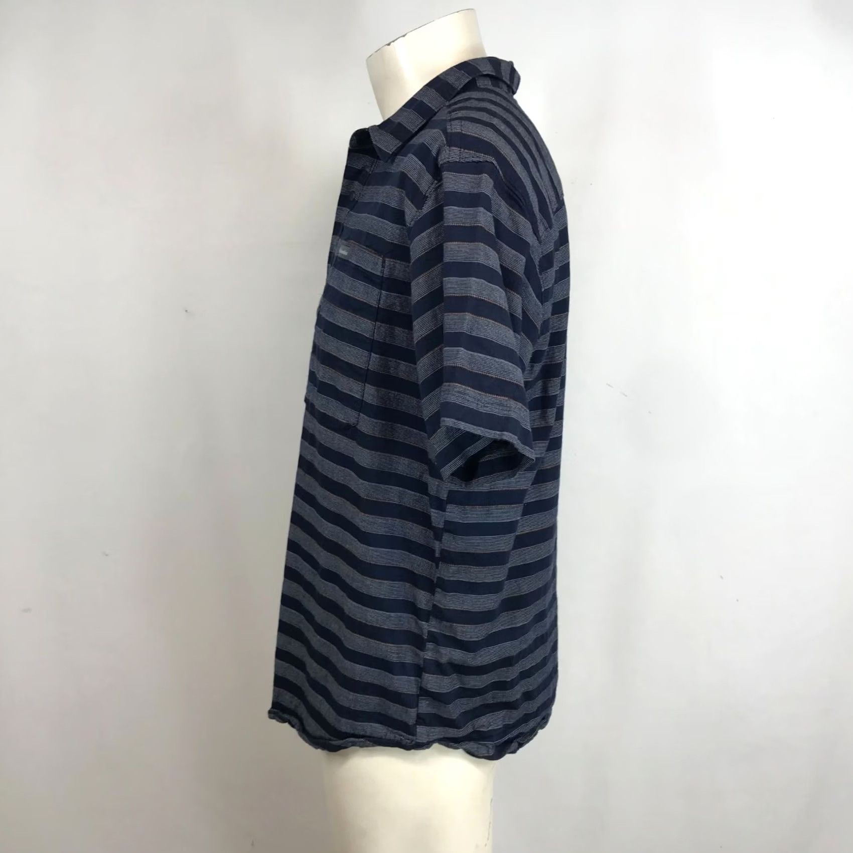 Vintage COLUMBIA - MEN'S LARGE NAVY SHORT SLEEVE COLLARED BUTTON COTTON SHIRT Size US L / EU 52-54 / 3 - 7 Thumbnail