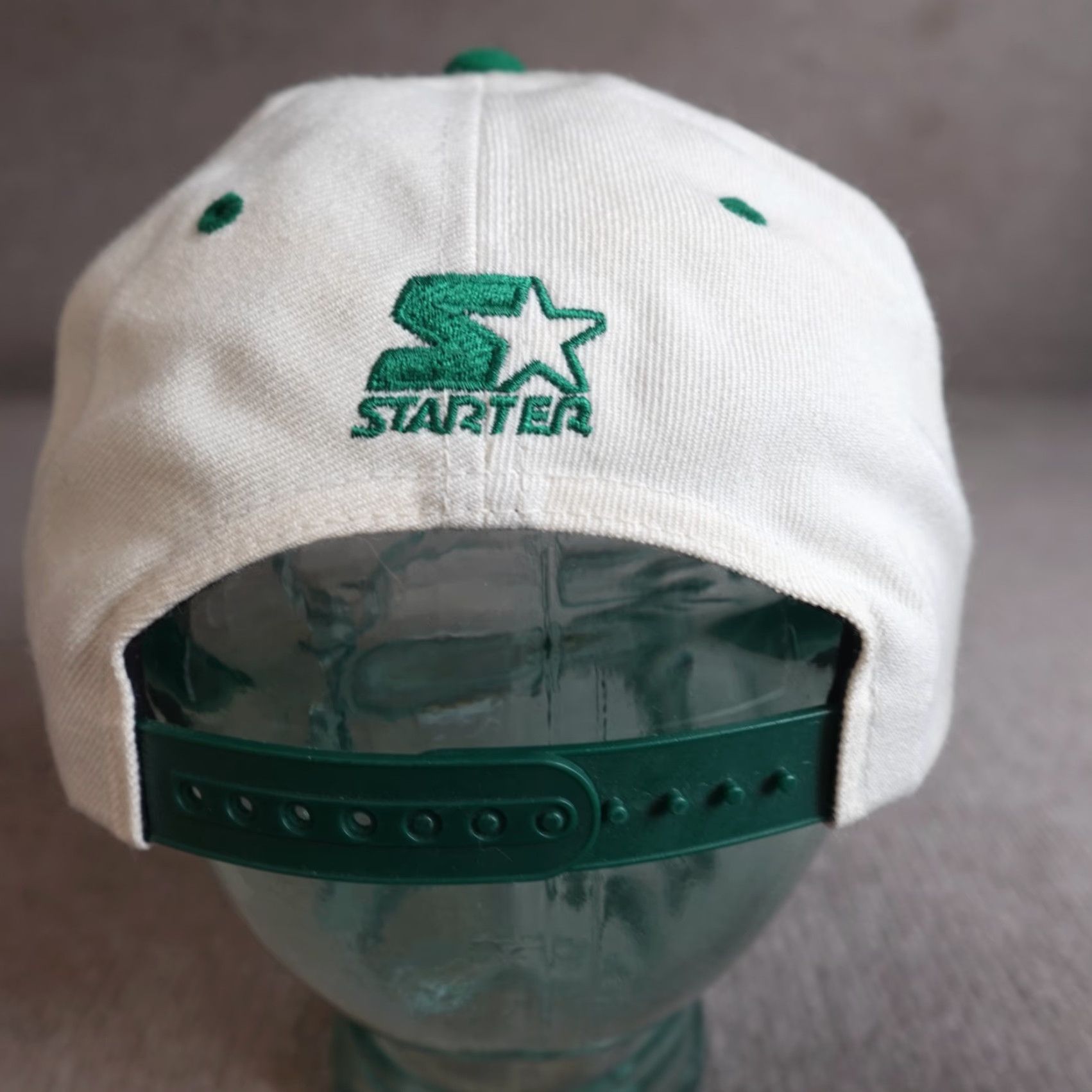 Starter Oregon Ducks Hat White Green Embroidered Starter Baseball Cap Mens One Size Adjustable Sports Theme Modern Size ONE SIZE - 2 Thumbnail