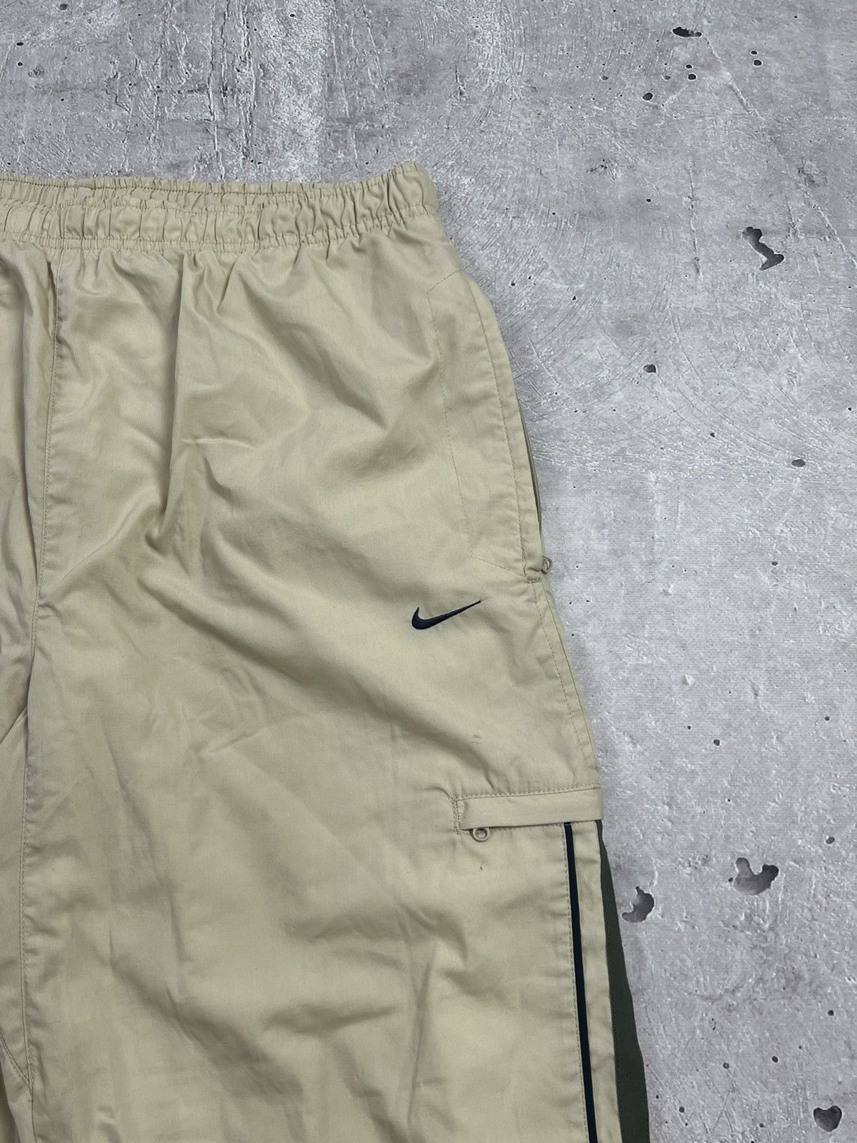 Nike Vintage Nike Nylon Track Pants Size US 34 / EU 50 - 4 Thumbnail