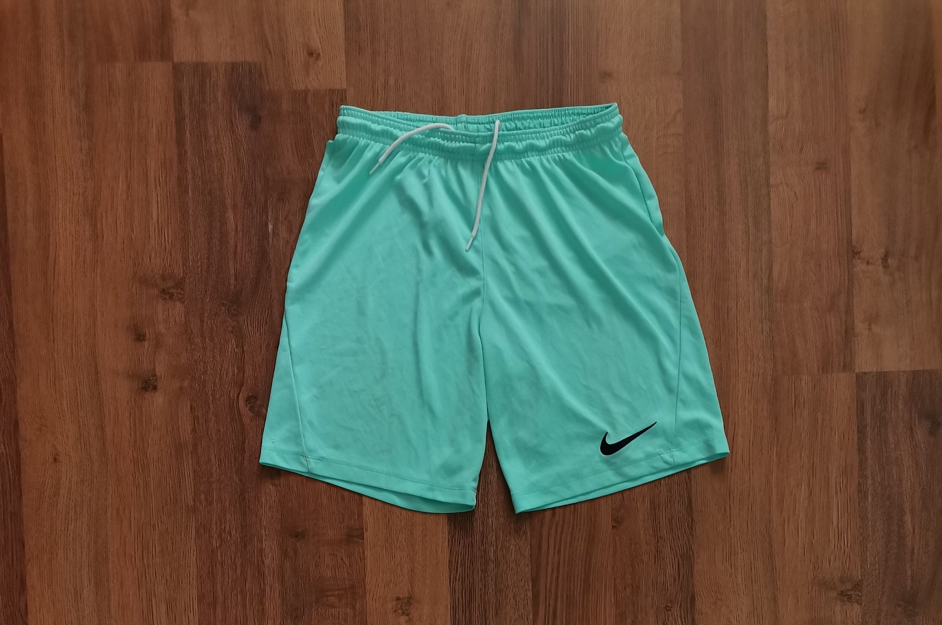 Nike Nike Shorts Size US 28 / EU 44 - 1 Thumbnail