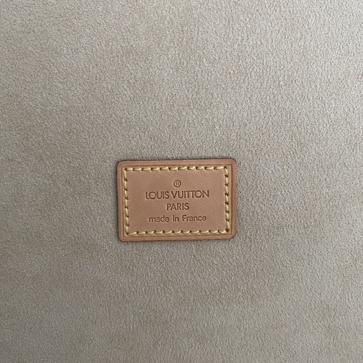 Louis Vuitton Louis Vuitton Jewelry Trunk Case Box Luggage Monogram Decor Size ONE SIZE - 21 Thumbnail