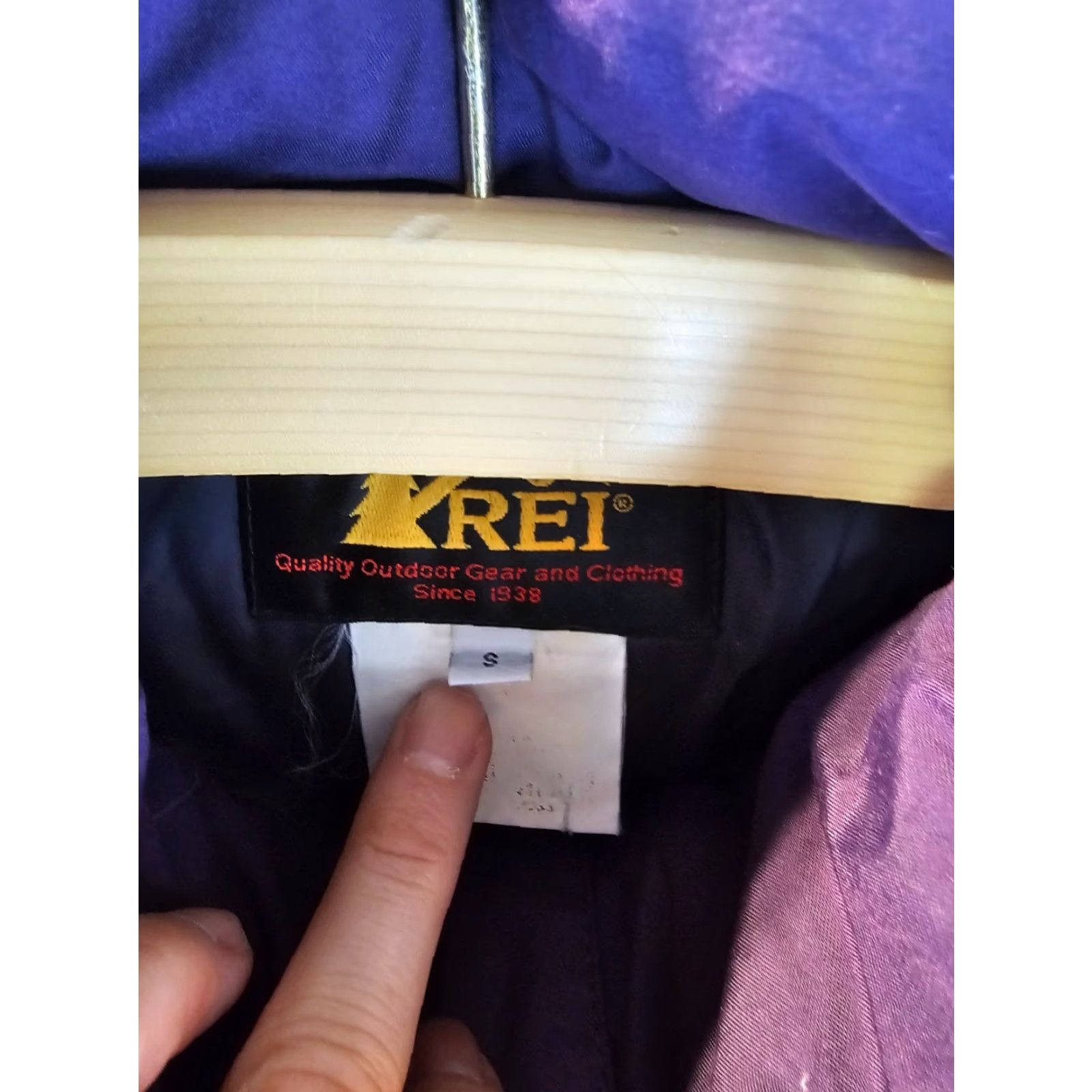 Vintage VINTAGE REI Purple DOWN Vest WOMEN'S Small Size L XS? Size L / US 10 / IT 46 - 4 Thumbnail
