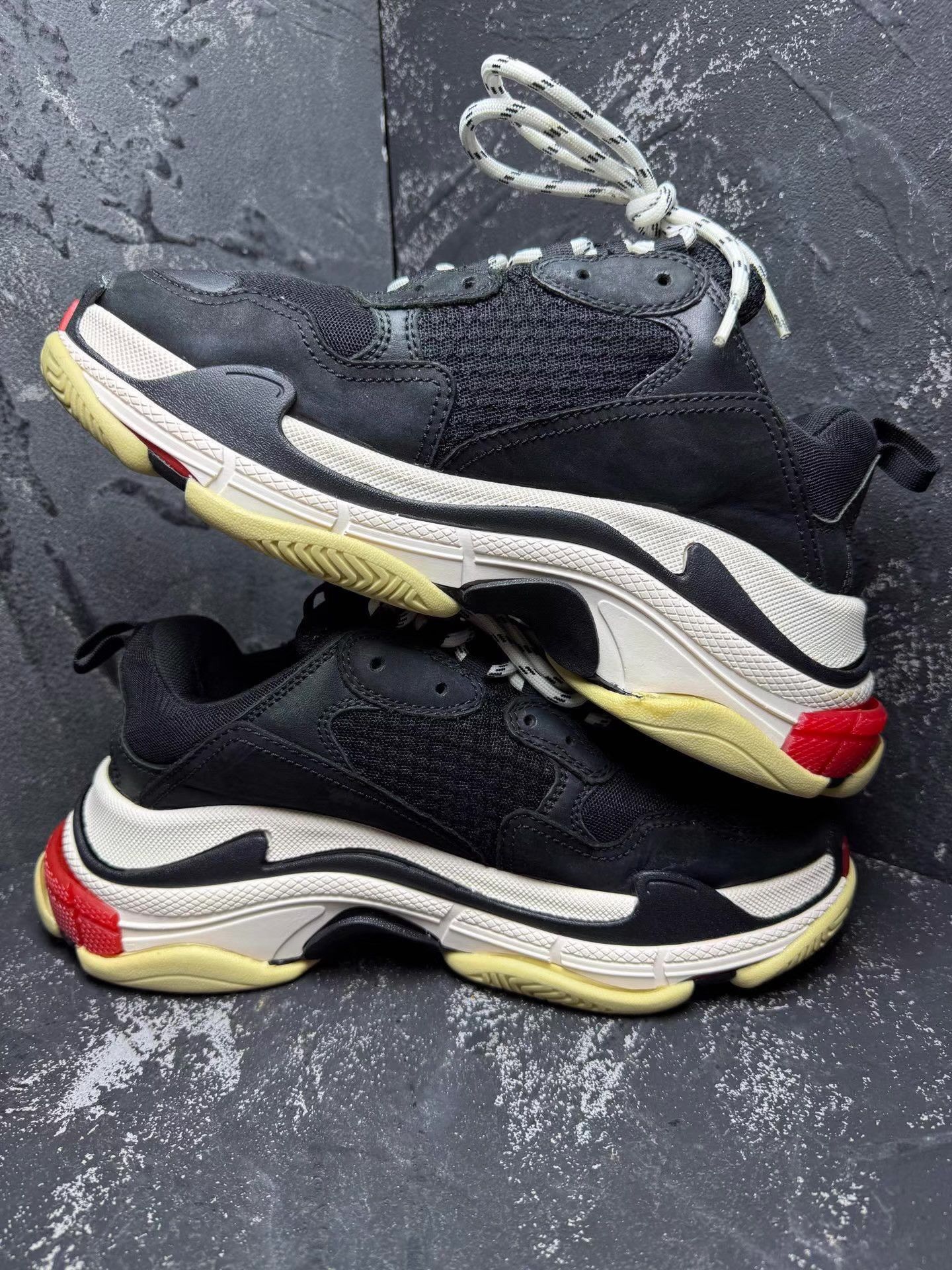 Balenciaga Balenciaga Triple S Black & Red Vintage Distressed Q10 Size US 8 / EU 41 - 5 Thumbnail