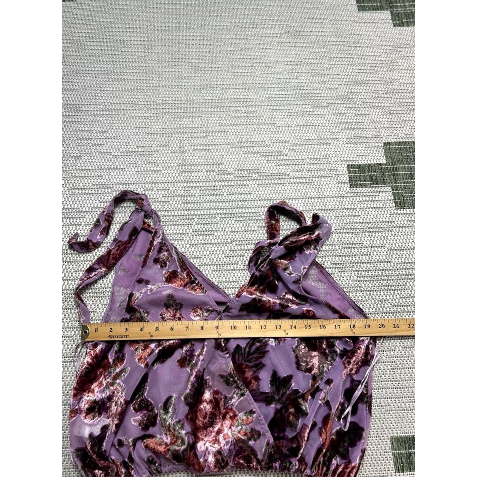 Free People Free People Shirt Womens Medium Purple Floral Velvet Crop Top Size M / US 6-8 / IT 42-44 - 5 Thumbnail