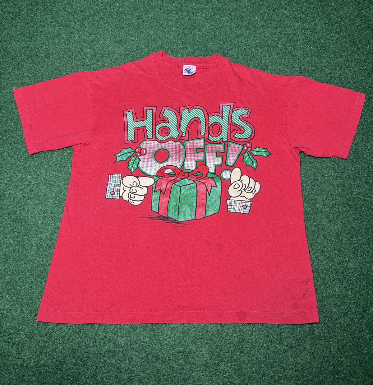 Vintage Vintage Christmas Presents Hands Off M/L Holiday T Shirt Size L / US 10 / IT 46 - 1 Thumbnail