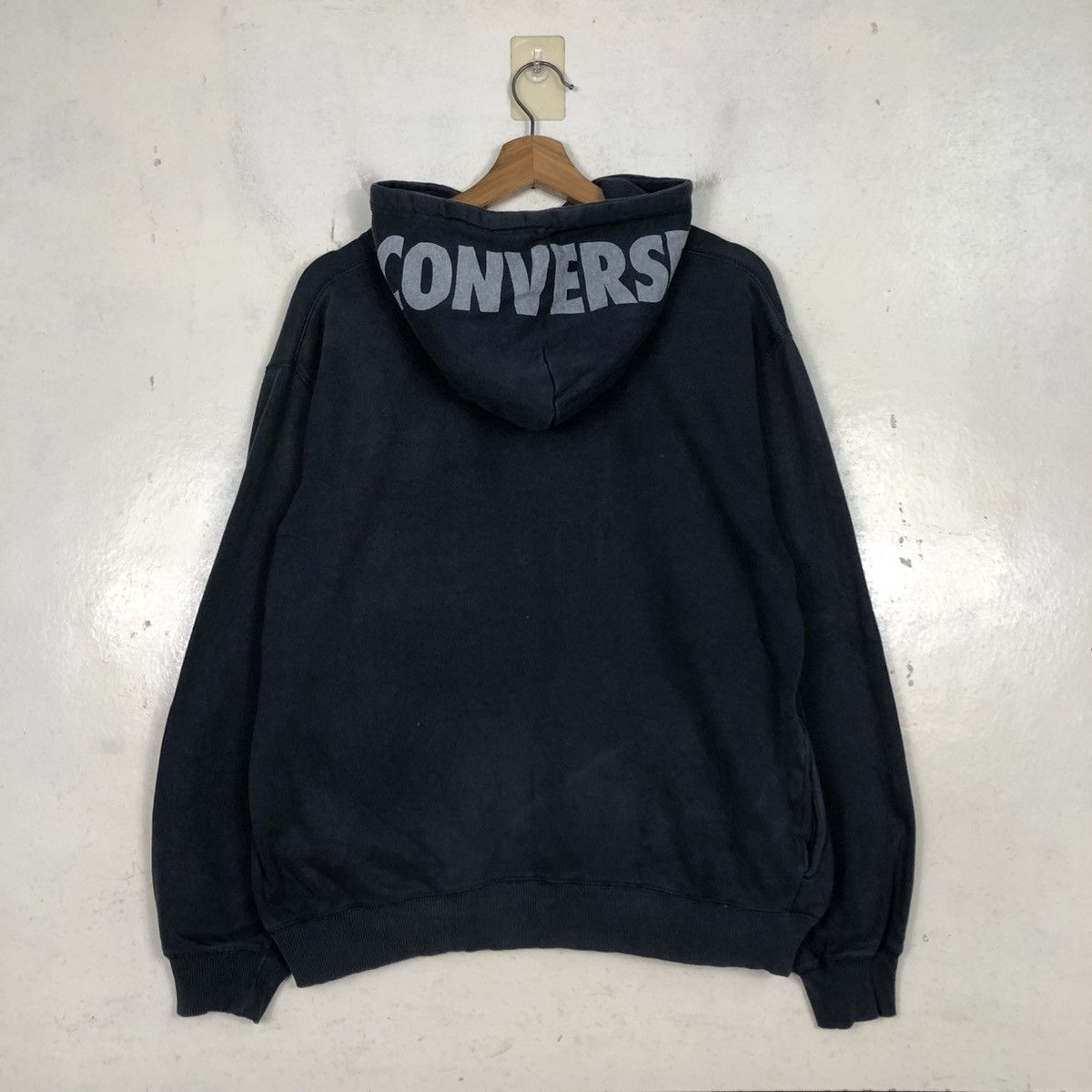 Vintage 📌Hoodie Pull Over Converse Big Logo Over Print Size US L / EU 52-54 / 3 - 10 Thumbnail