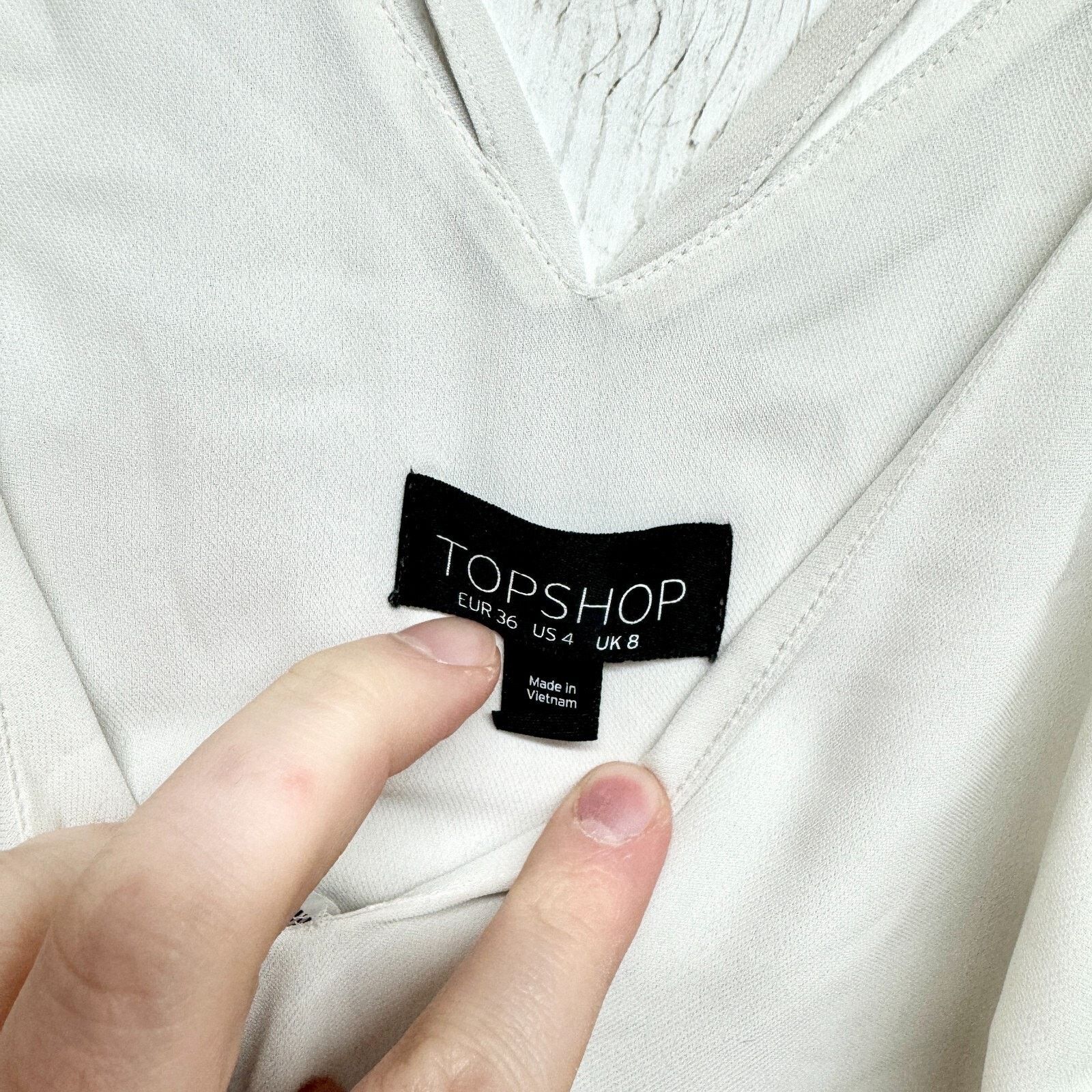 Topshop Topshop Tank Top Size Small Sleeveless White Deep V Neck Top Size S / US 4 / IT 40 - 3 Thumbnail