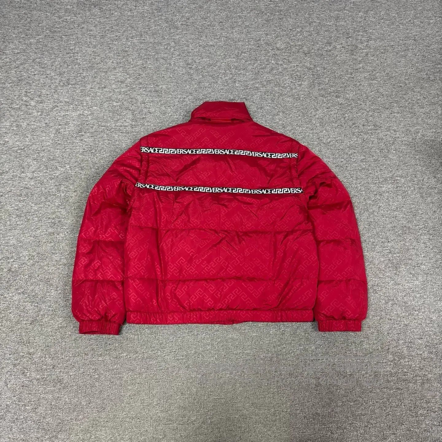 Versace Versace The full-print, detachable down jacket/outerwear| Size US L / EU 52-54 / 3 - 2 Thumbnail