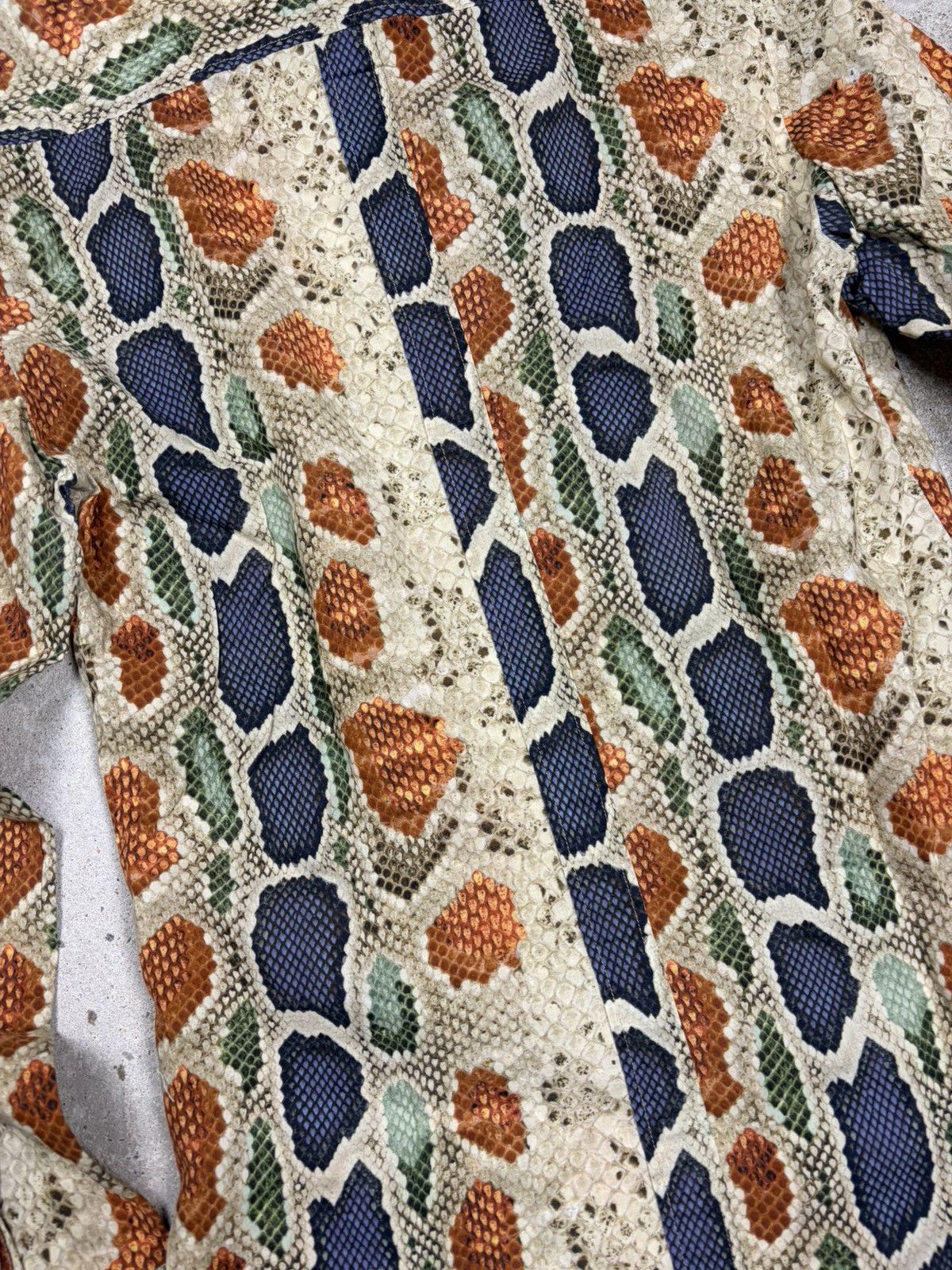 John Galliano Vintage 2000s John Galliano Snake Skin Print Button Up Shirt Size M / US 6-8 / IT 42-44 - 14 Thumbnail