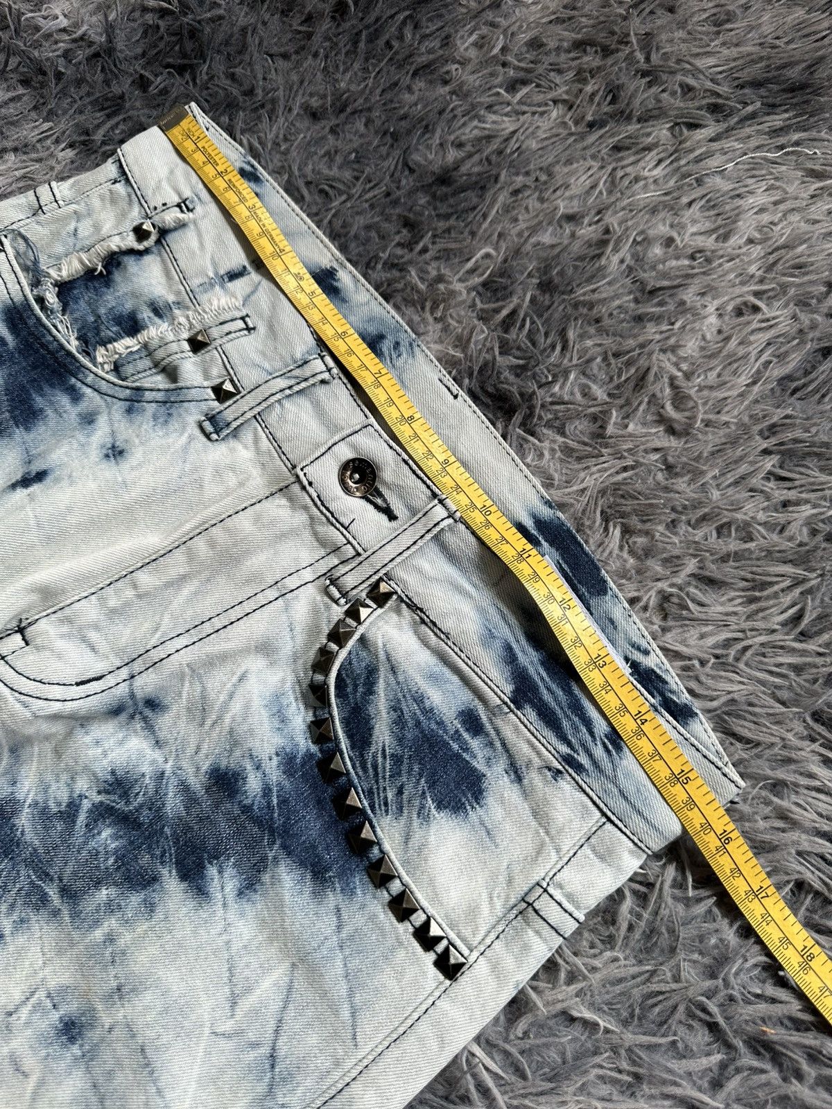 semanticdesign 31/28 - S/S 2008 Semanticdesign bleach studded pocket jeans Size US 31 - 9 Thumbnail