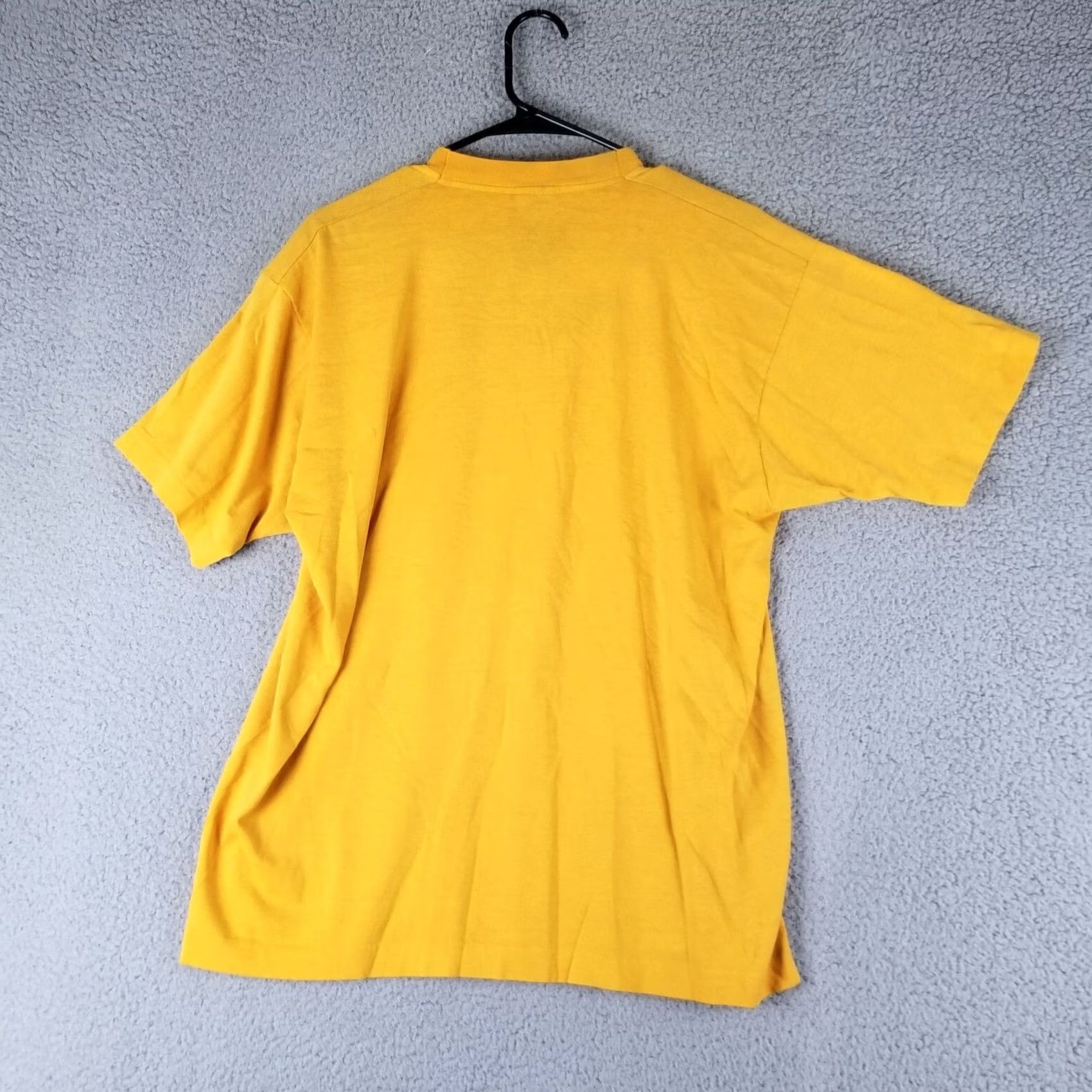 Vintage Vintage Africa Shirt L Men Yellow 80s T-Shirt Short Sleeve Knit Cotton Plaid Crew Neck Size US L / EU 52-54 / 3 - 5 Thumbnail
