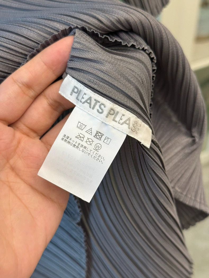 Issey Miyake Issey Miyake size:3 Grey pleated short-sleeved shirt Size XS / US 0-2 / IT 36-38 - 2 Thumbnail