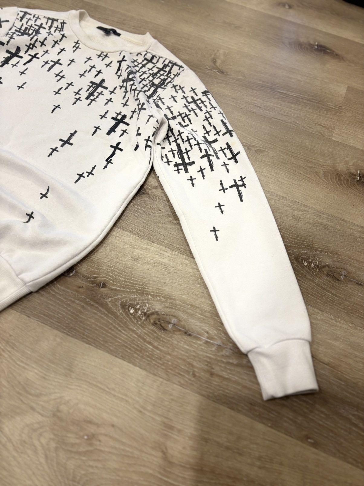 5cm 5CM White crewneck with black cross pattern Size US M / EU 48-50 / 2 - 4 Thumbnail