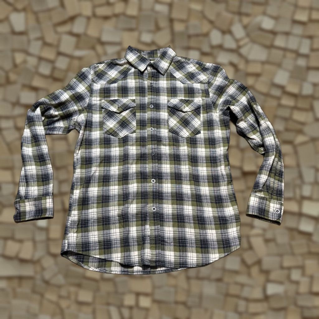 Wrangler Wrangler Shirt Mens M Green White Black Plaid Long Sleeve Button-Up Shirt Size US M / EU 48-50 / 2 - 1 Thumbnail