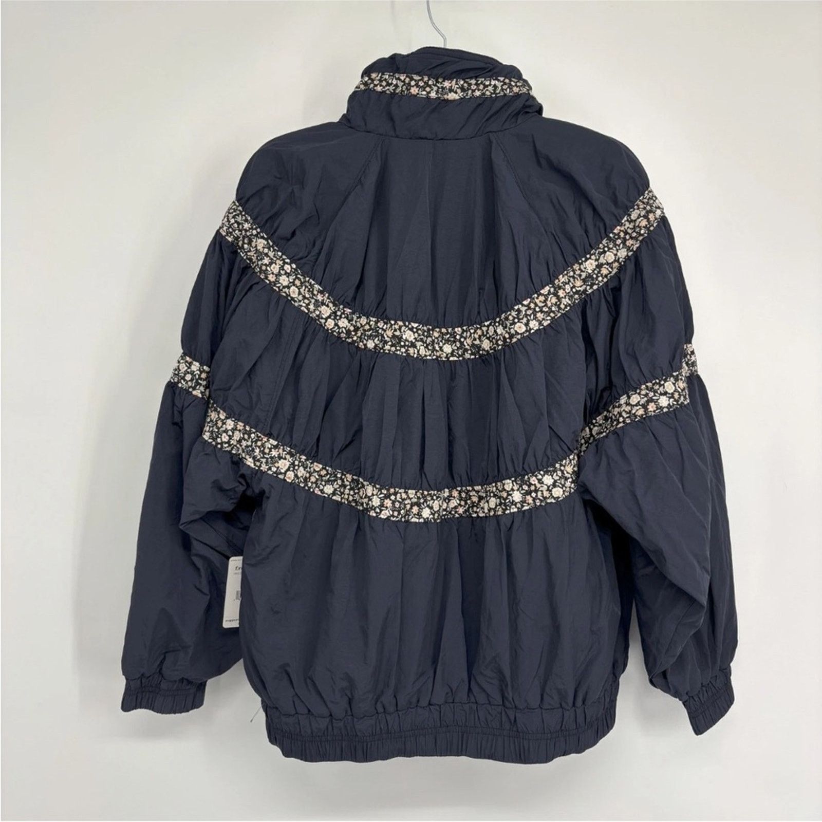 Free People FREE PEOPLE Navy White Floral Stripe $239 Puff Jacket Coat Size XL / US 12-14 / IT 48-50 - 16 Thumbnail