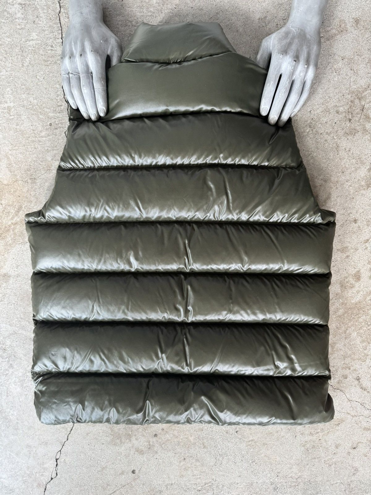 Moncler MONCLER TIBB GILET PUFFER VEST Size US M / EU 48-50 / 2 - 8 Thumbnail