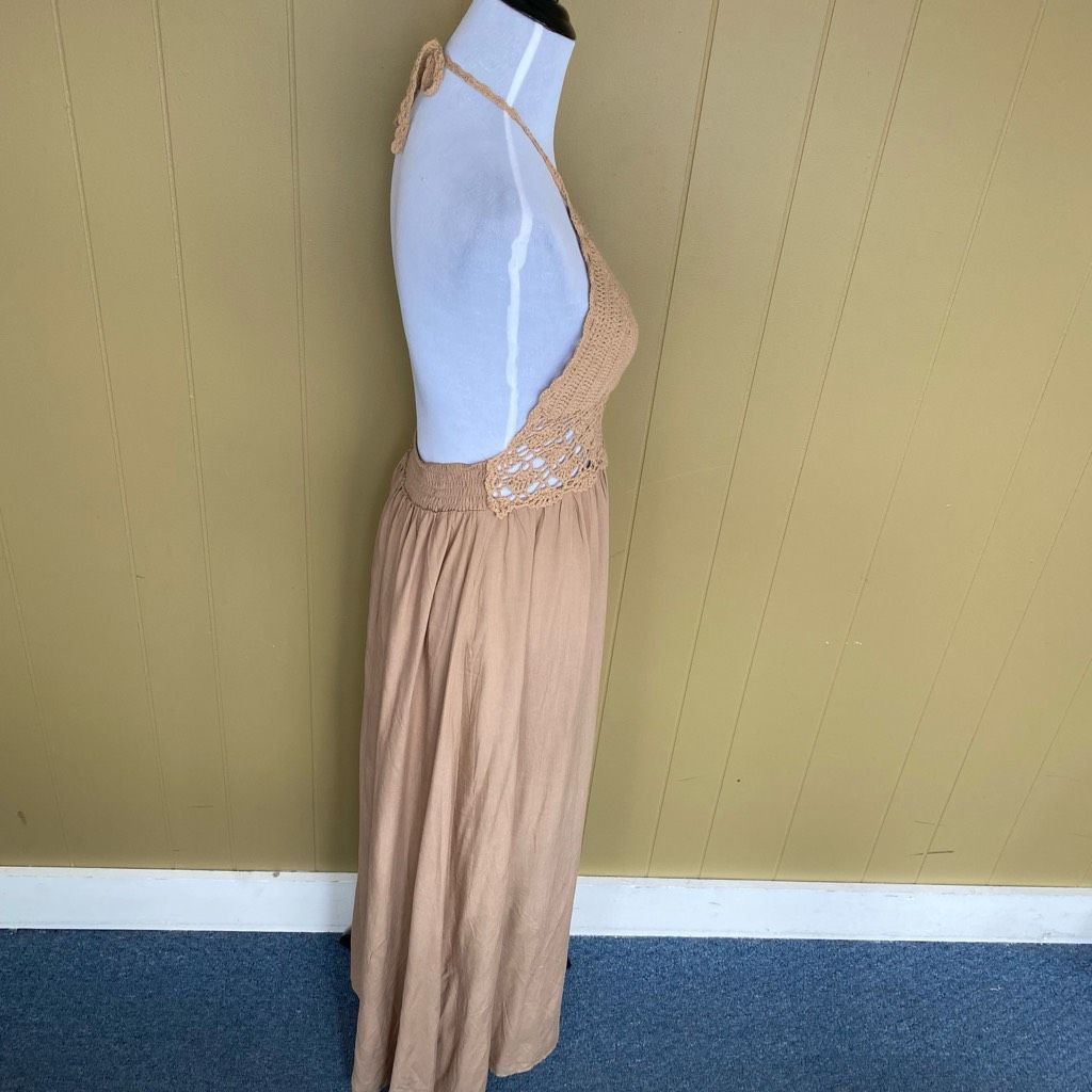 Other Lil better women M brand new open back maxi dress w/halter c Size M / US 6-8 / IT 42-44 - 4 Thumbnail