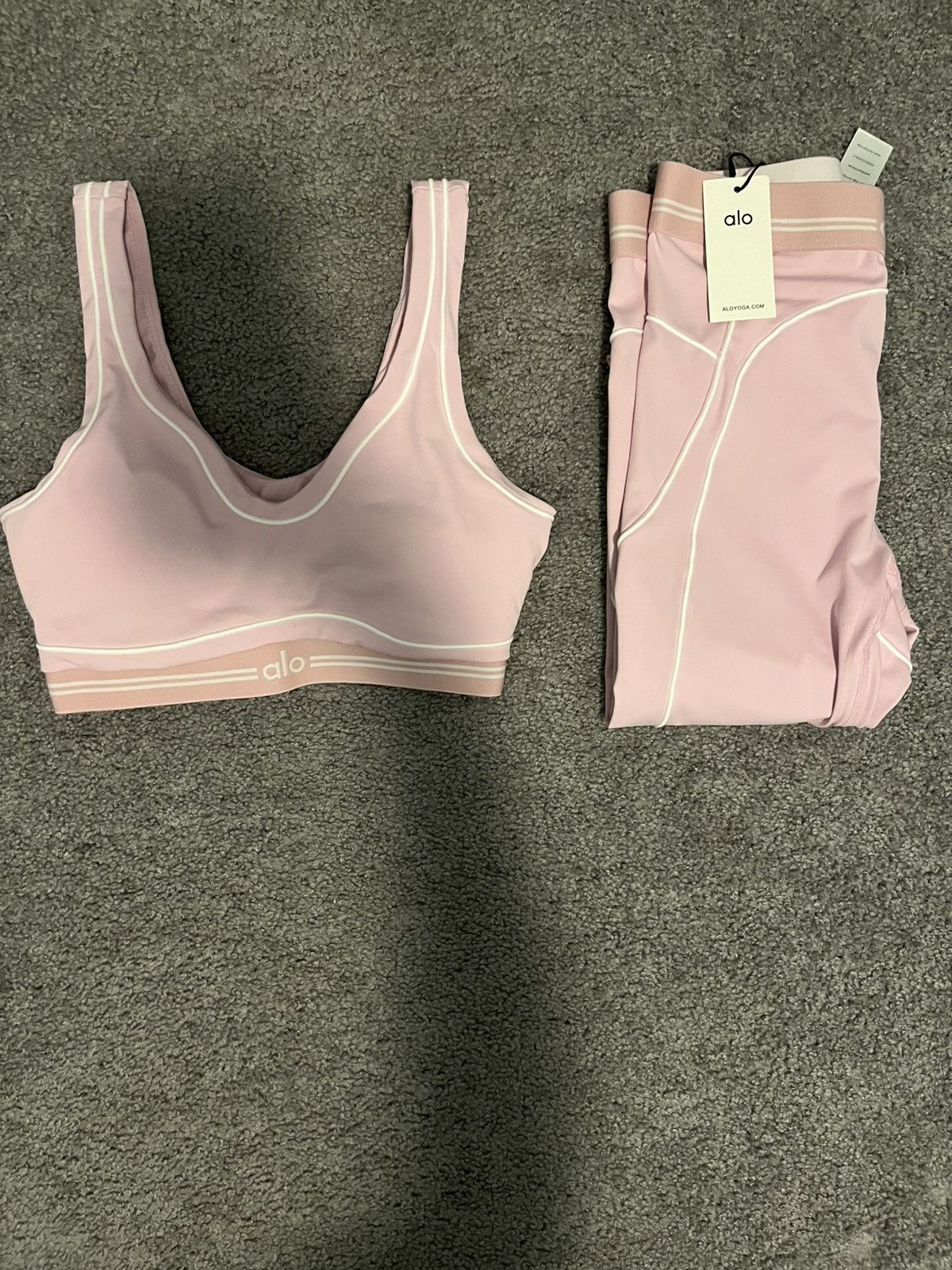 Alo Yoga Alo set Size S / US 4 / IT 40 - 1 Thumbnail