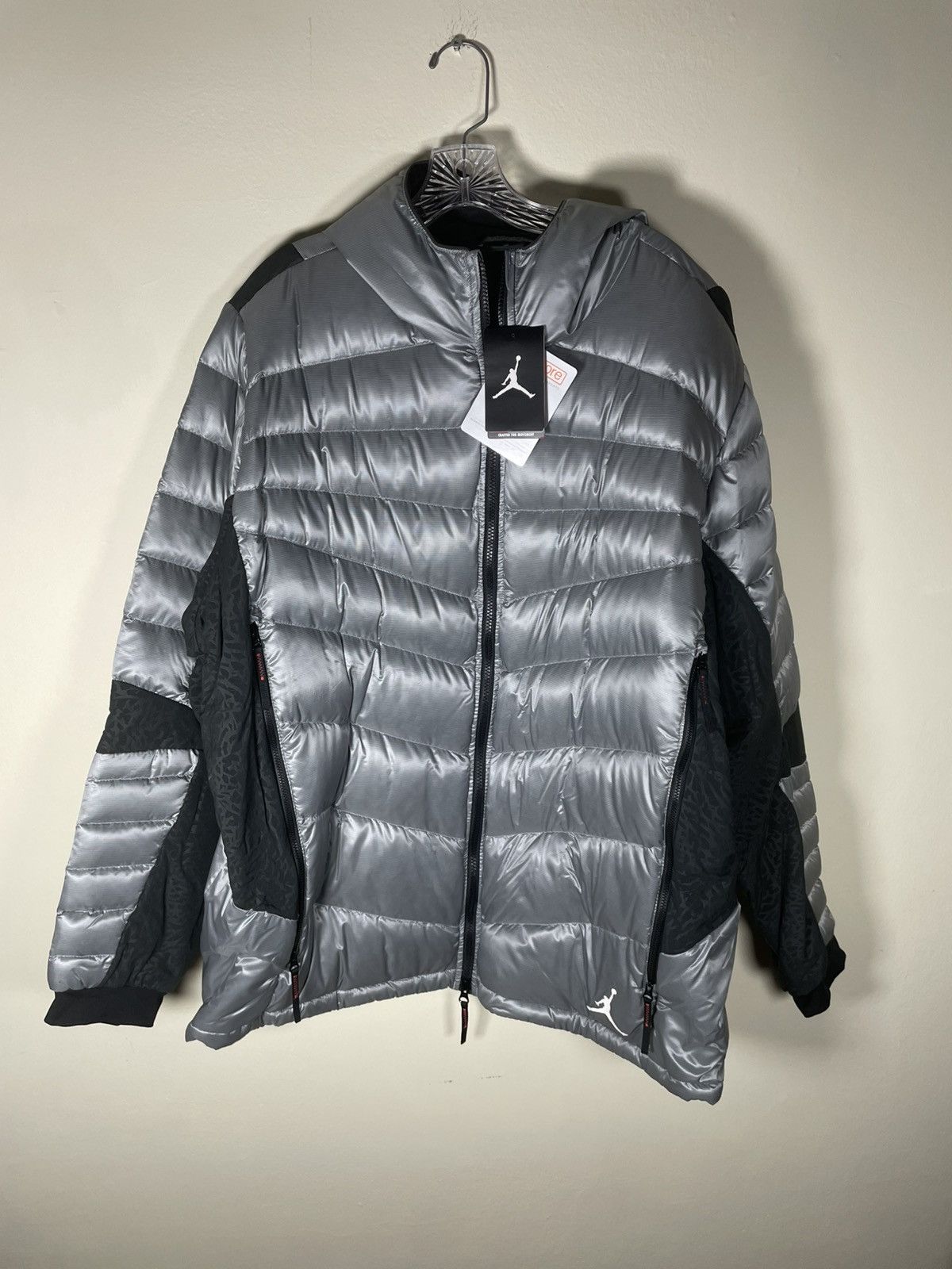 Jordan Brand Jordan Thermore Puffer Jacket 2XL NWT Silver Black Size US XXL / EU 58 / 5 - 1 Thumbnail