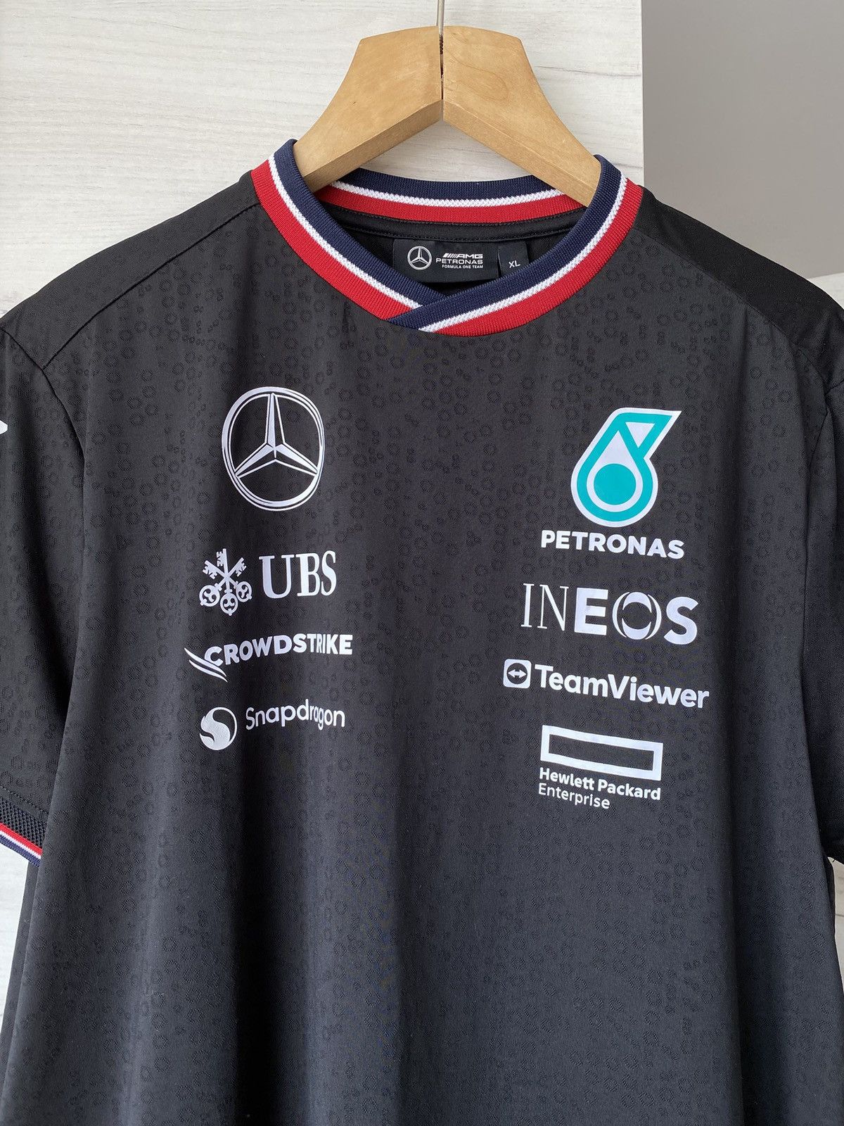 Mercedes-Benz 2024 Mercedes AMG Petronas F1 Men's Team Black T-shirt Size US XL / EU 56 / 4 - 2 Thumbnail