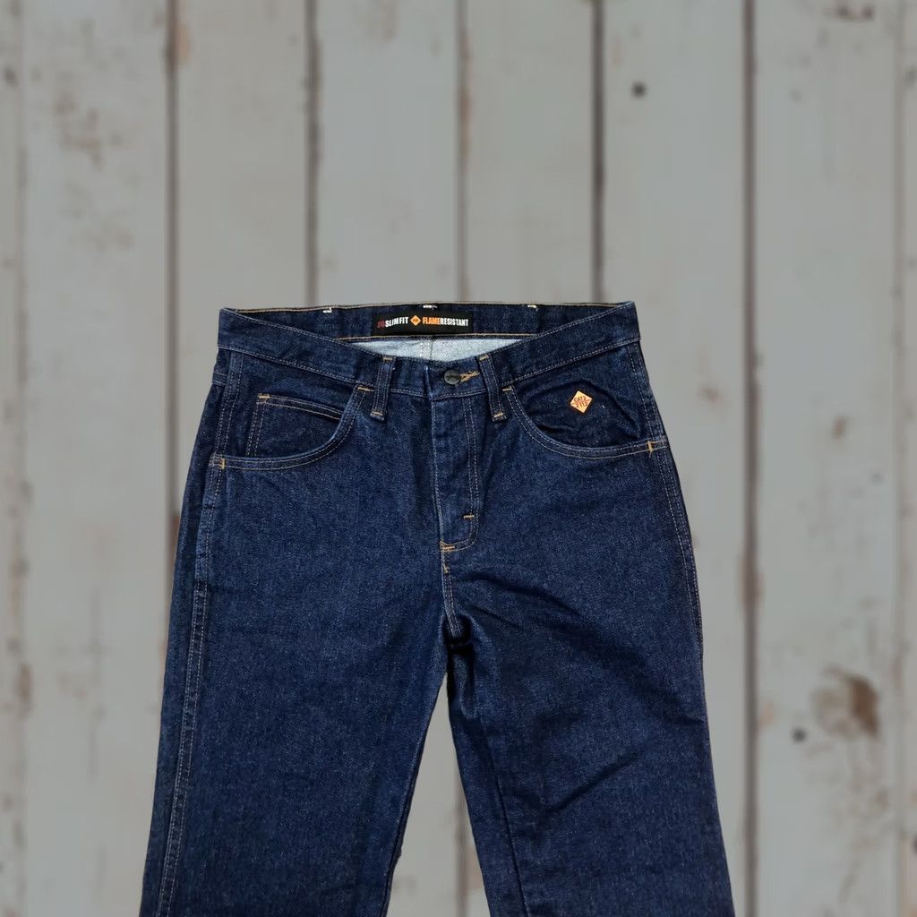 Wrangler Wrangler Jeans Mens 30x32 Blue Dark Wash Slim Straight Flame-Resistant Pockets FR 34 ATPV 10FR36MWZ Clean Denim Accessories Not Included Size US 30 / EU 46 - 1 Thumbnail