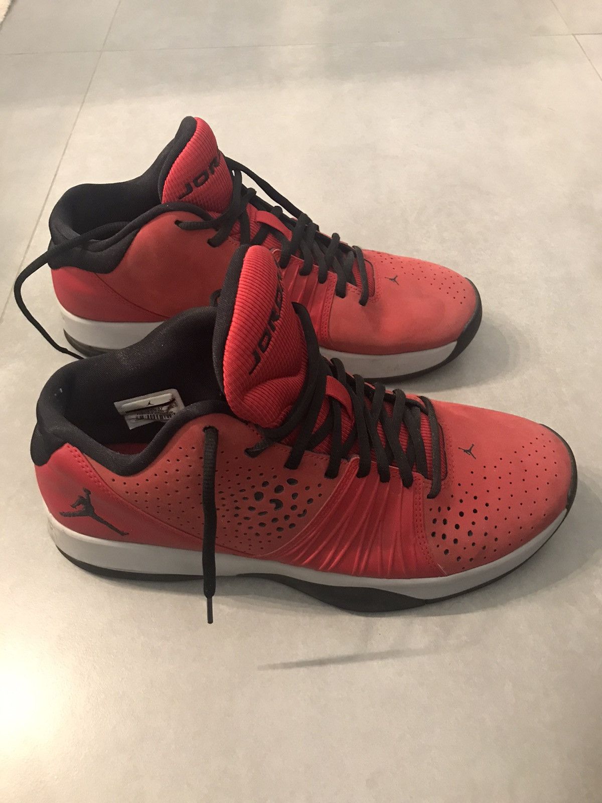 Jordan Brand Jordan red high top sneakers Size US 12.5 / EU 45-46 - 2 Thumbnail