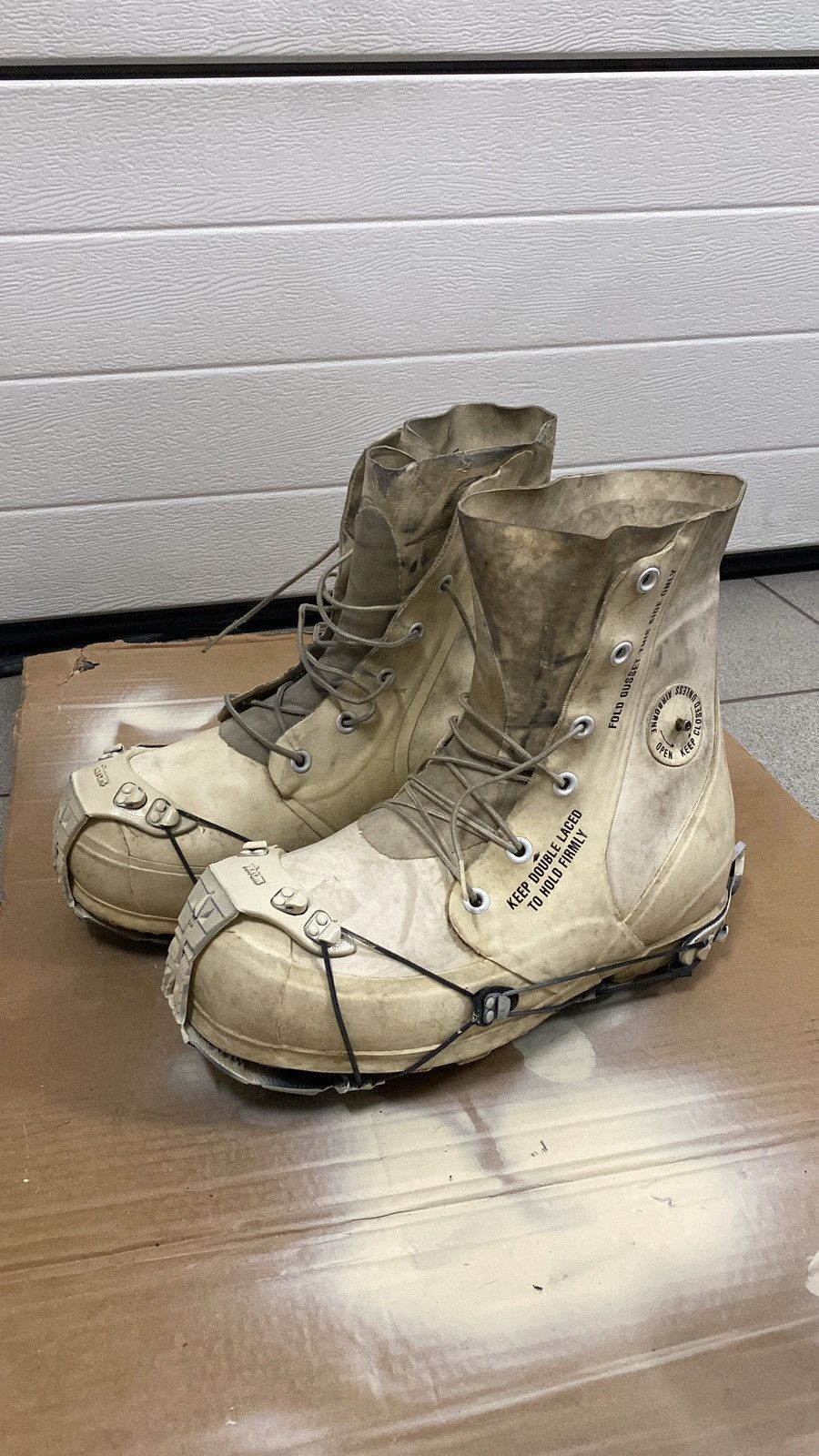 Other CUSTOM VIBRAM WHITE BUNNY BOOTS Size US 11 / EU 44 - 2 Thumbnail
