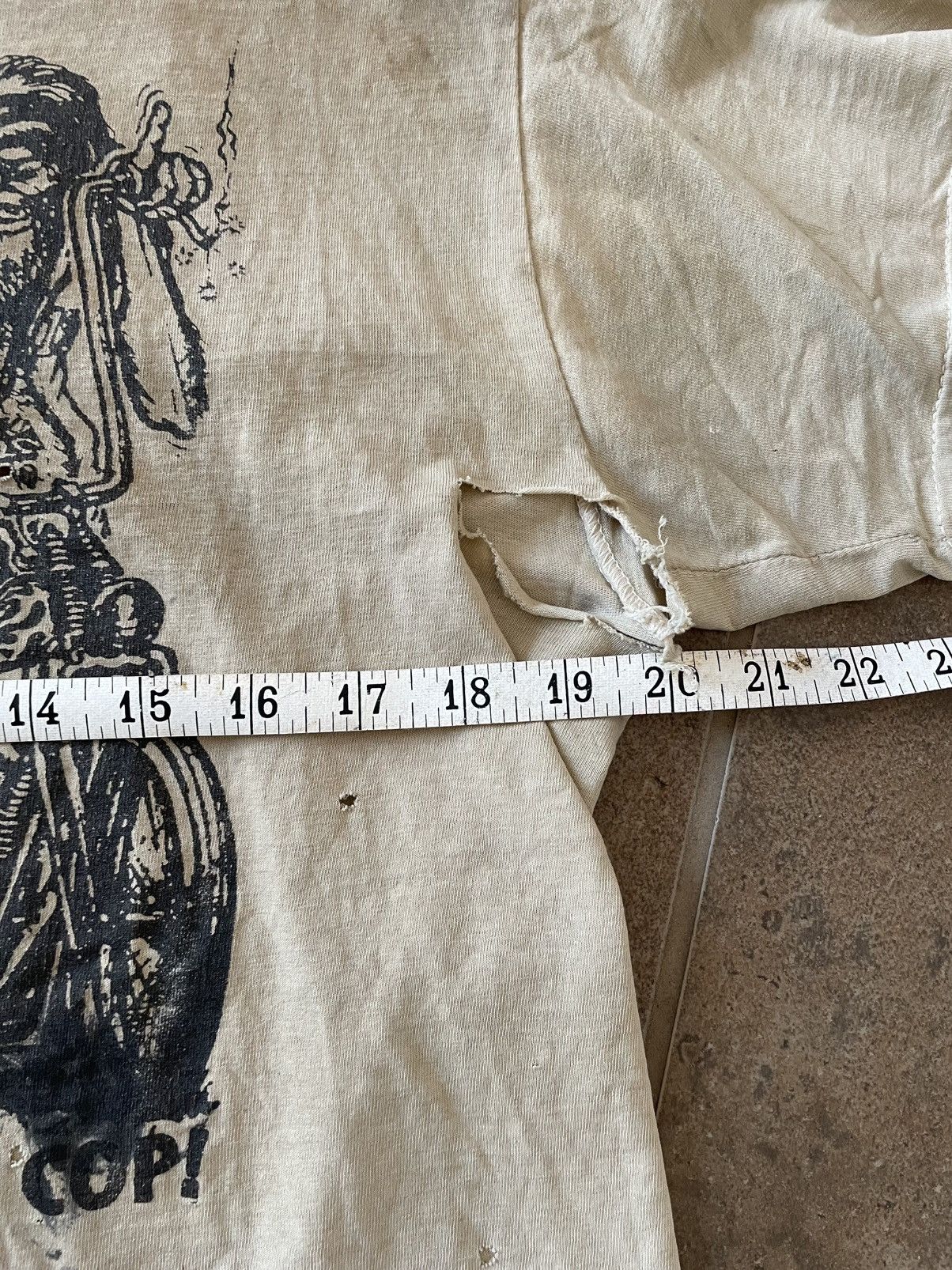Other Insanely thrashed Vintage tee shirt Size US M / EU 48-50 / 2 - 8 Thumbnail