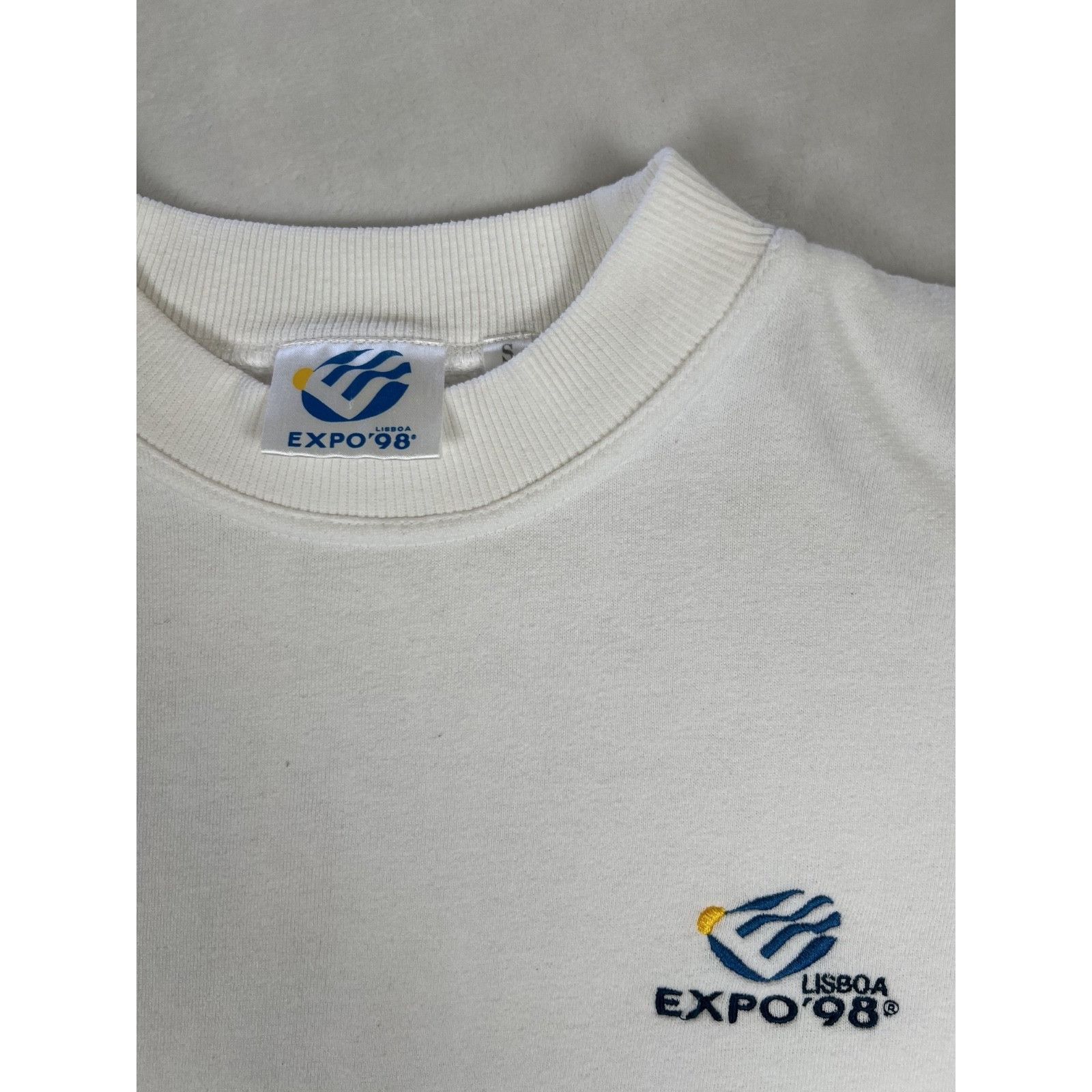 Vintage Vintage Lisboa Expo 98 Sweatshirt Size Medium White 90s Size US M / EU 48-50 / 2 - 2 Thumbnail