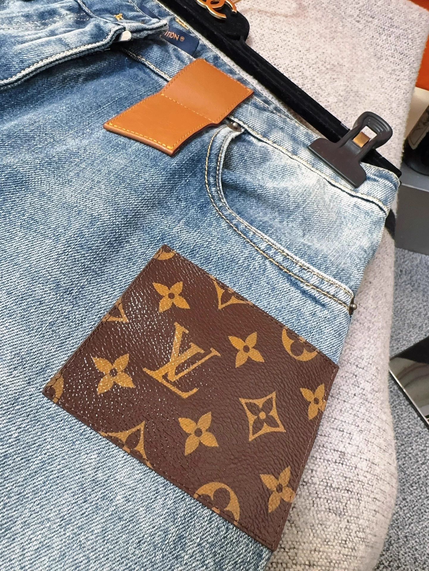Louis Vuitton LV blue monogram leather tag wide leg jeans 36 Size 26" / US 2 / IT 38 - 5 Thumbnail
