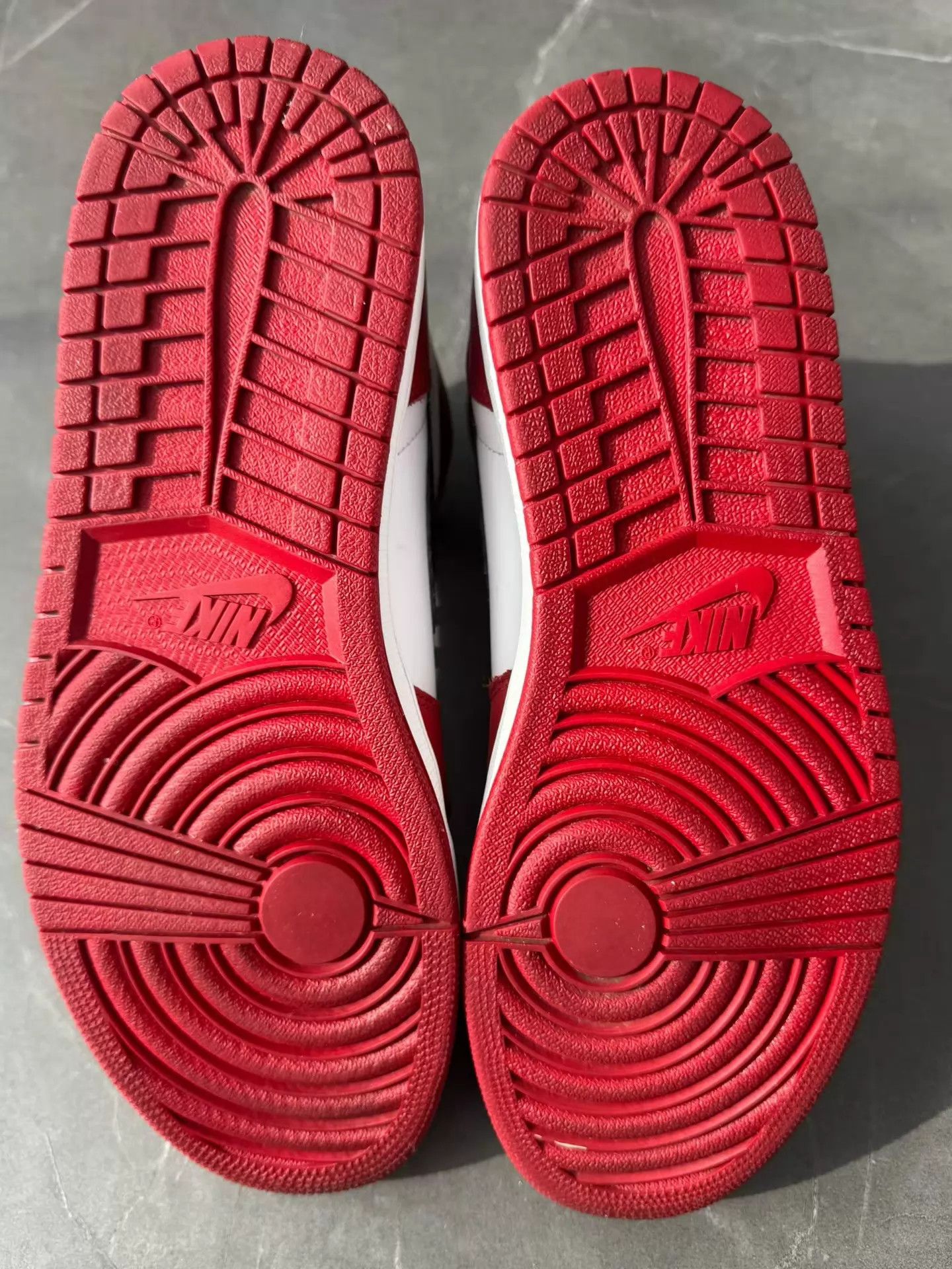 Nike Air Jordan 1 Chicago 2015 Release Size 45 2 Wears Size US 12 / EU 45 - 5 Thumbnail