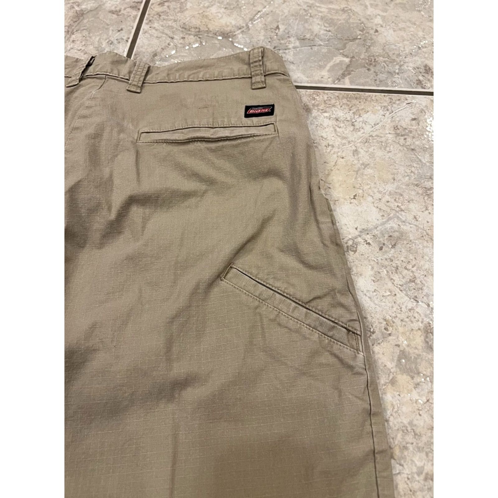 Dickies Dickies Work Shorts Mens Size 30 Regular Fit Beige Khaki Tan Ripstop Tech 11" Size US 30 / EU 46 - 3 Thumbnail