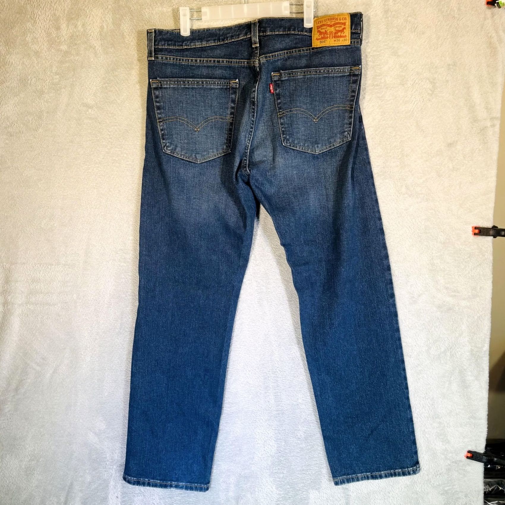 Levi's Levi's 505 Jeans Mens 36x30 Blue Medium Wash Straight Denim Zip Fly 5-Pocket Logo Vintage? No (adjusted) Size US 36 / EU 52 - 7 Thumbnail