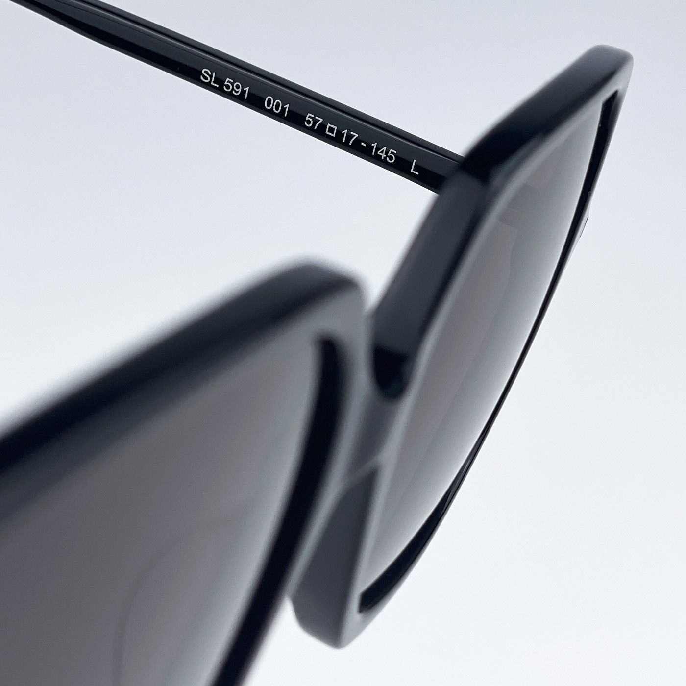 Yves Saint Laurent NEW Saint Laurent SL591 001 Square Oversized Sunglasses Size ONE SIZE - 9 Thumbnail