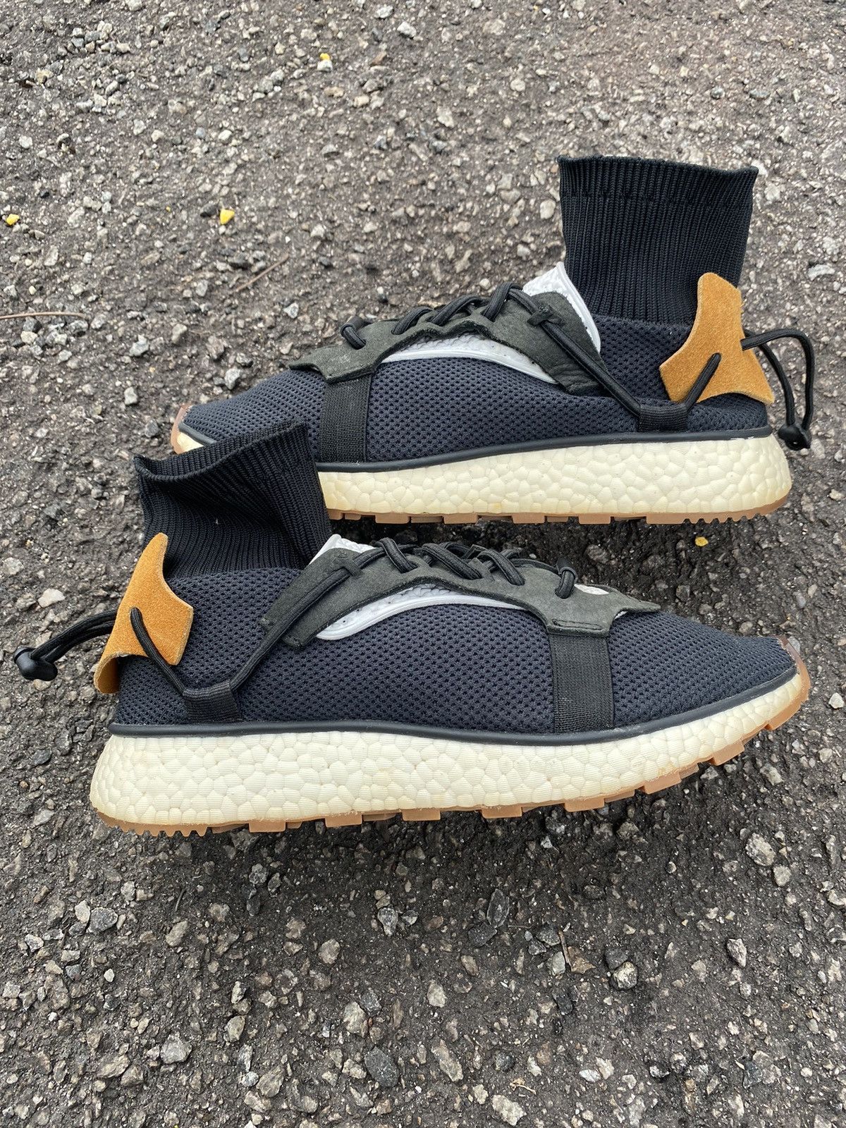Adidas × Alexander Wang Adidas AW Alexander Wang Run Black Size US 8.5 / EU 41-42 - 4 Thumbnail