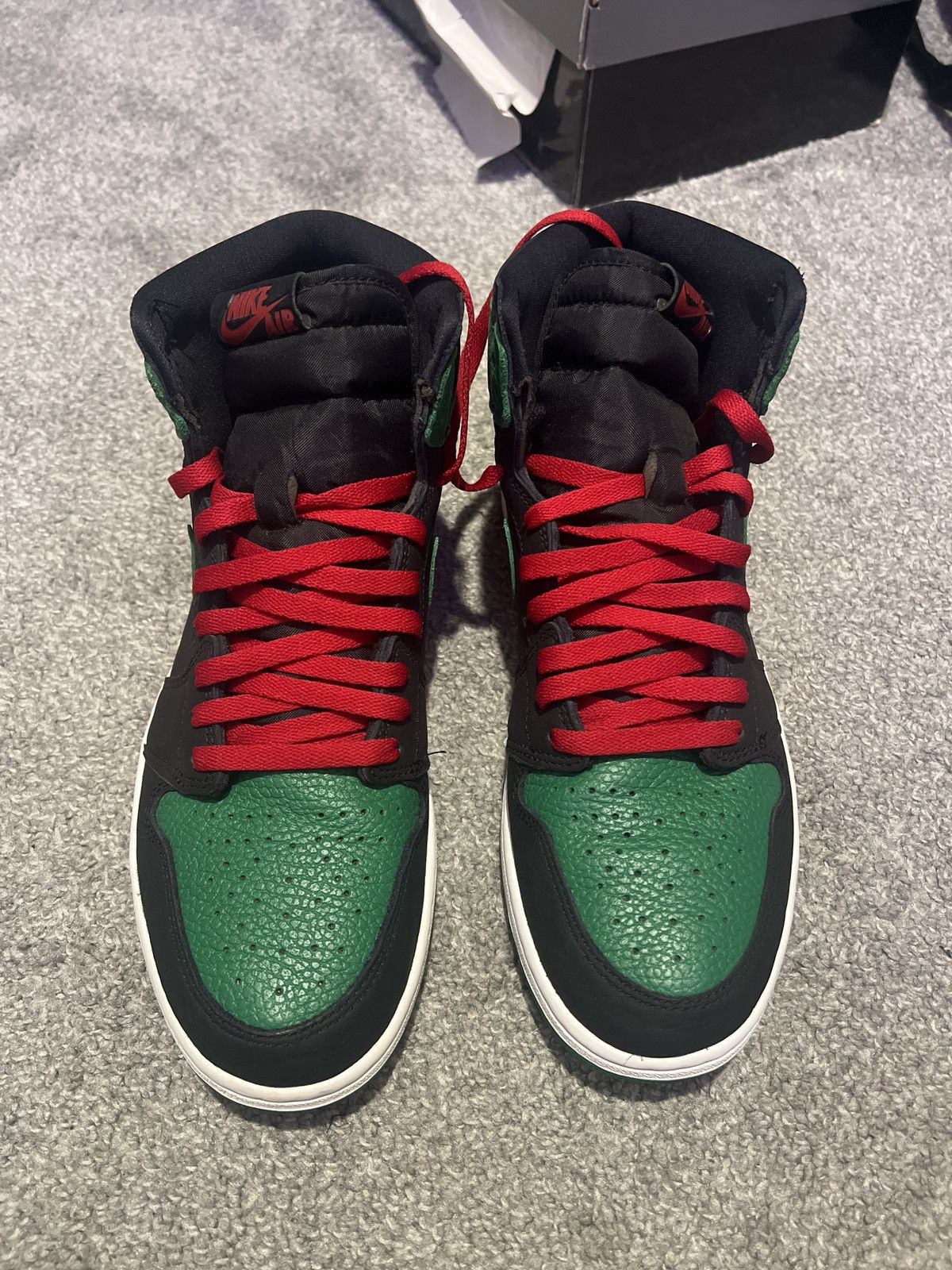 Jordan Brand Air Jordan Retro 1 Pine Green Size US 11.5 / EU 44-45 - 3 Thumbnail